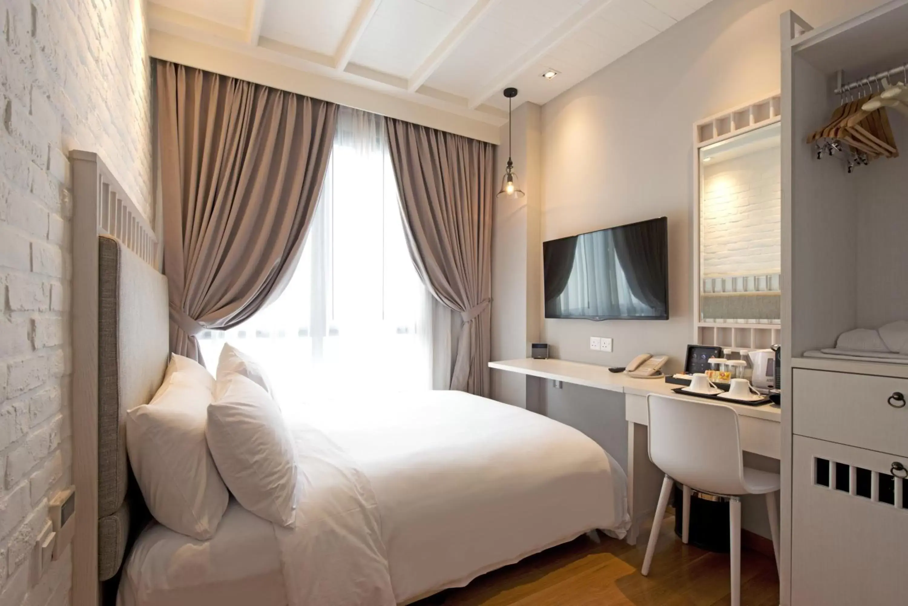 Day, Bed in Hotel NuVe Heritage