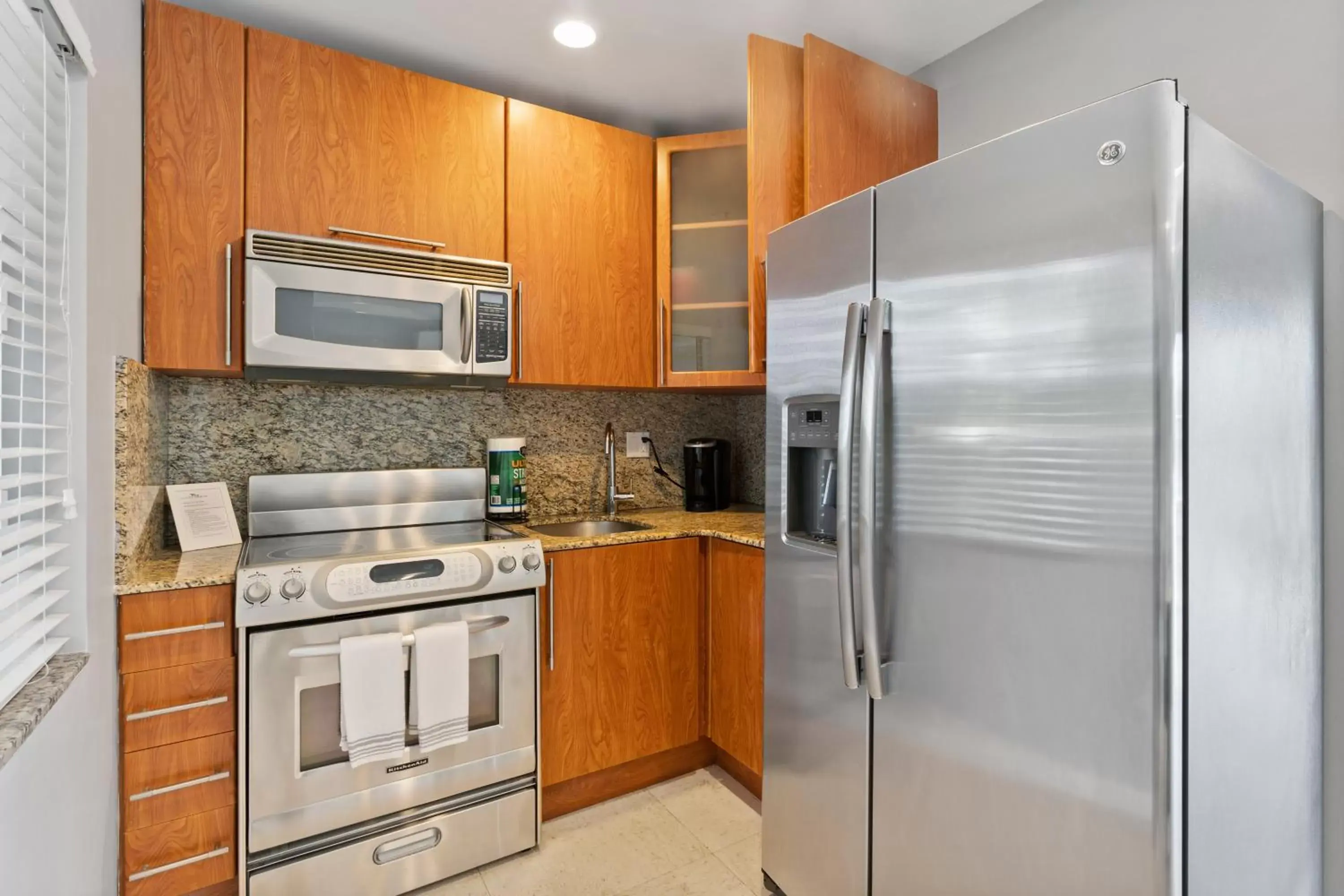 Kitchen or kitchenette, Kitchen/Kitchenette in Isle of Venice Residence and Marina