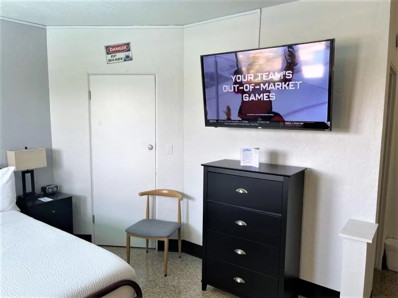 TV/Entertainment Center in Sea Jay Motel and Marina