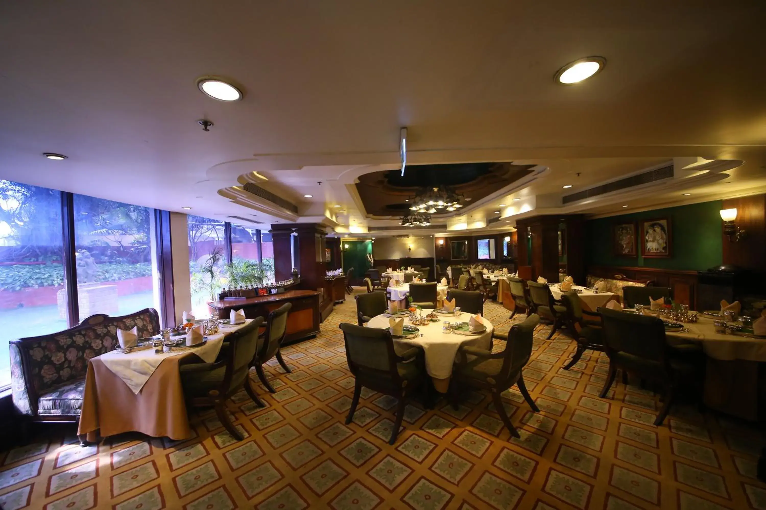 Restaurant/Places to Eat in Welcomhotel by ITC Hotels, Devee Grand Bay, Visakhapatnam