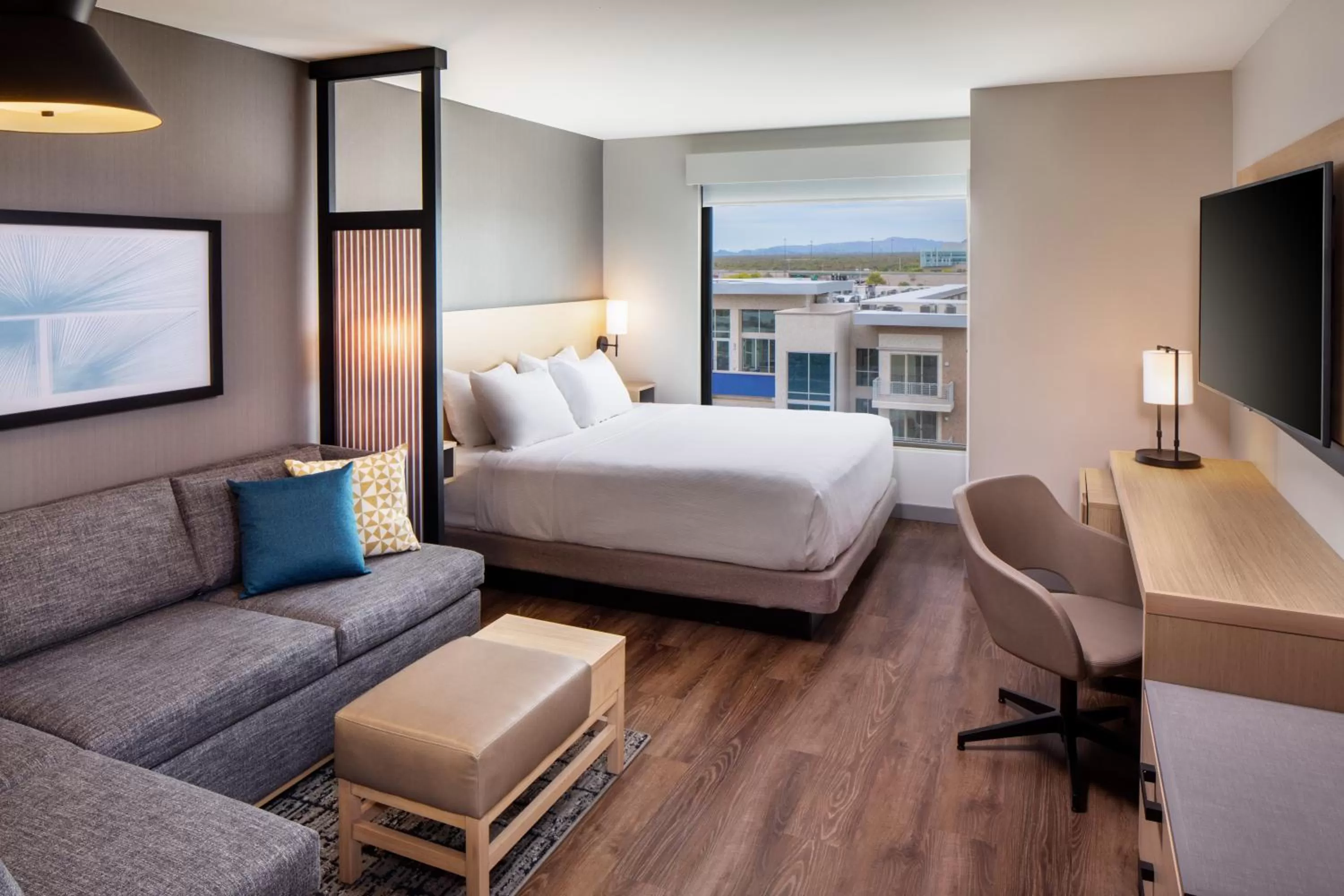 King Room with Accessible Tub - Disability Access in Hyatt Place Scottsdale North