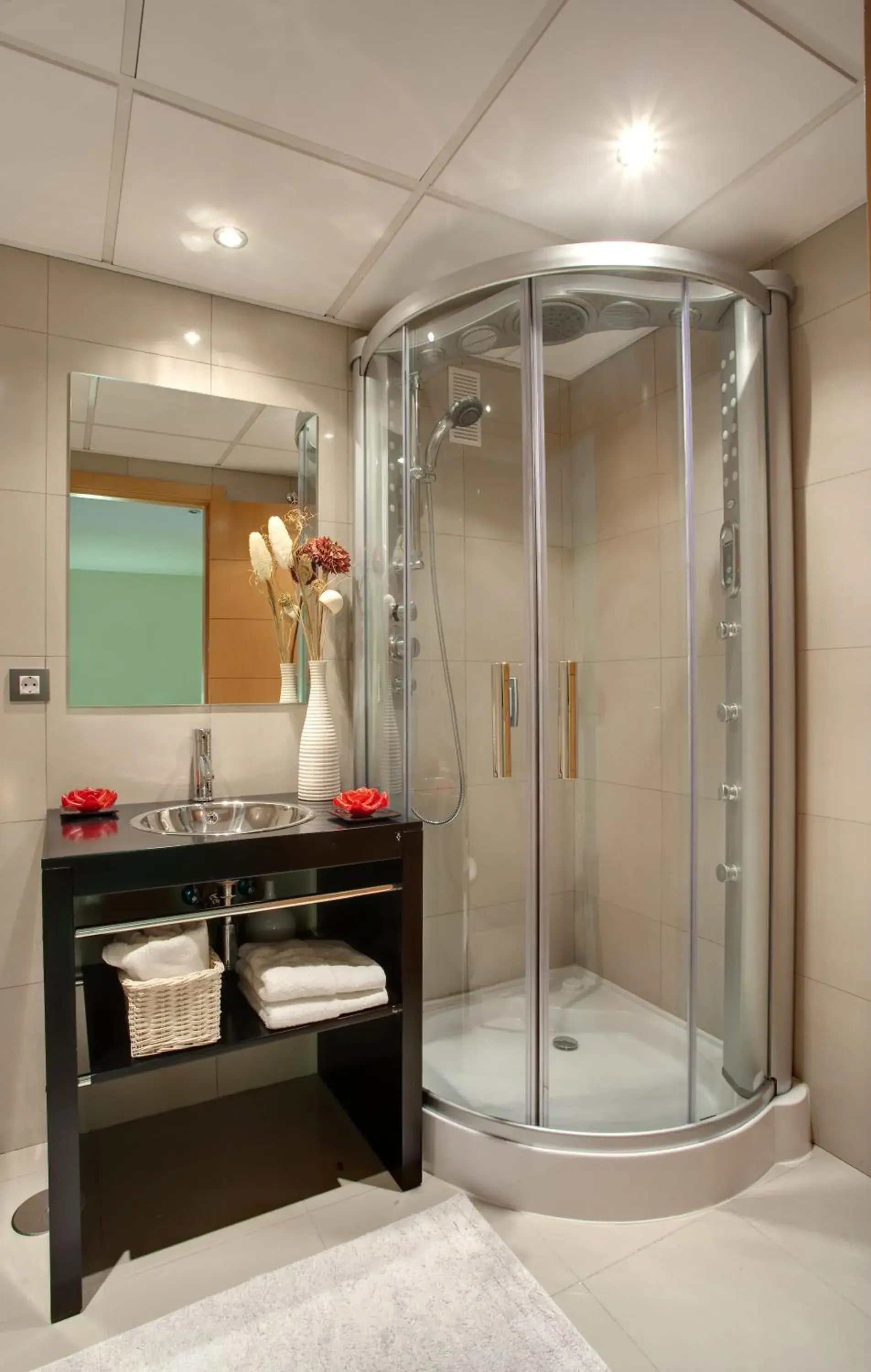 Shower, Bathroom in Cortijo Del Mar Resort