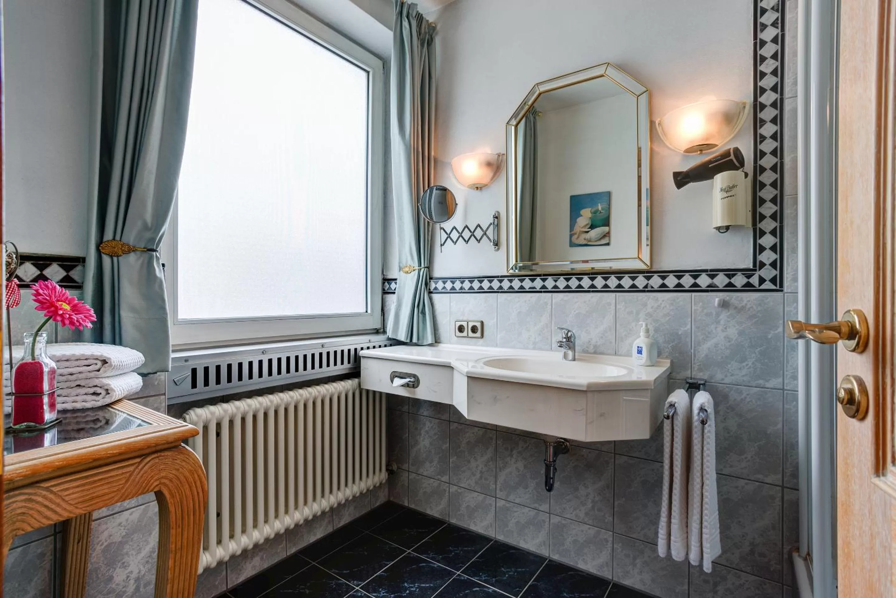 Bathroom in Centro Hotel Stern