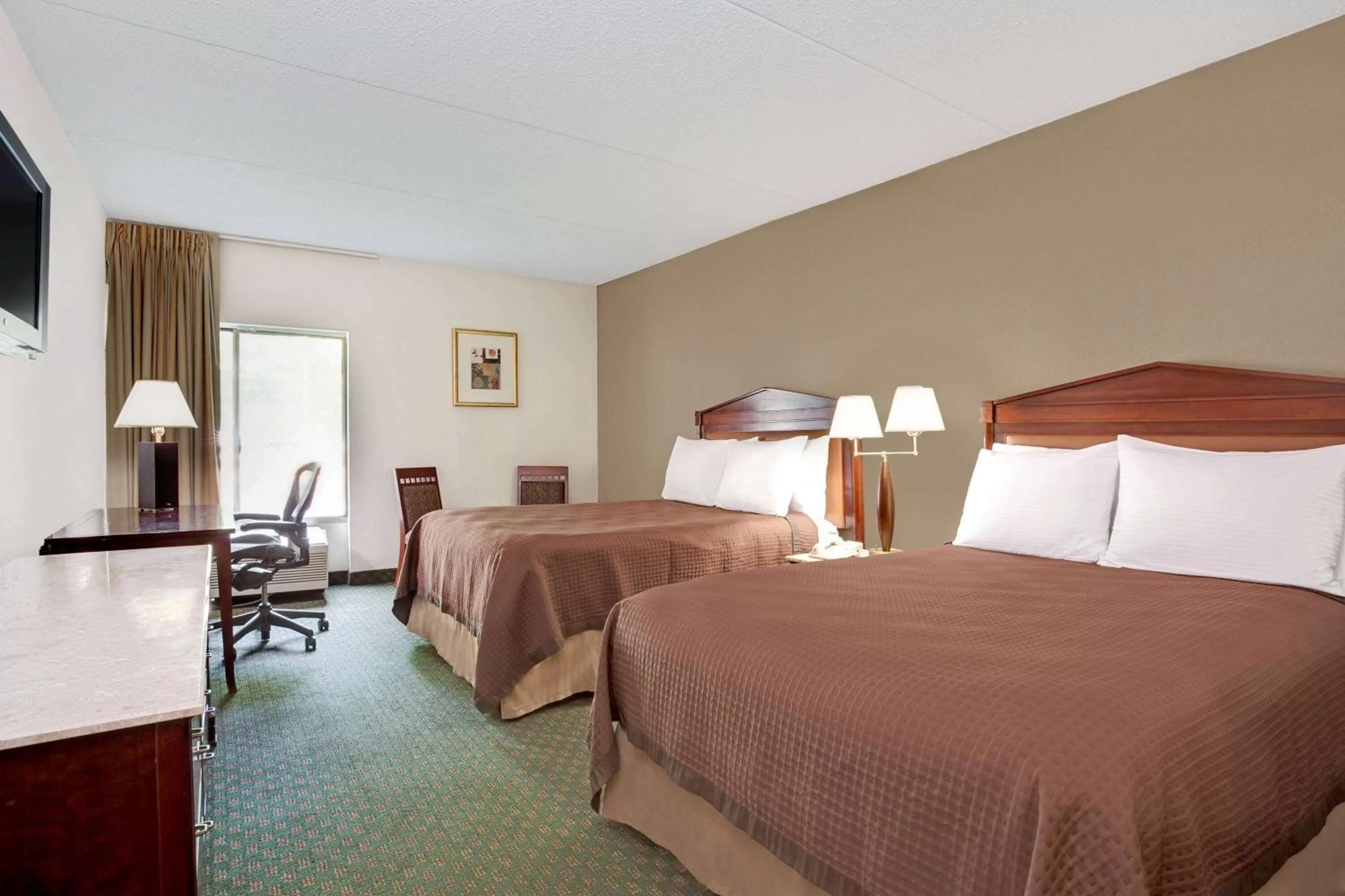 Photo of the whole room, Bed in Days Inn by Wyndham Newport News City Center Oyster Point
