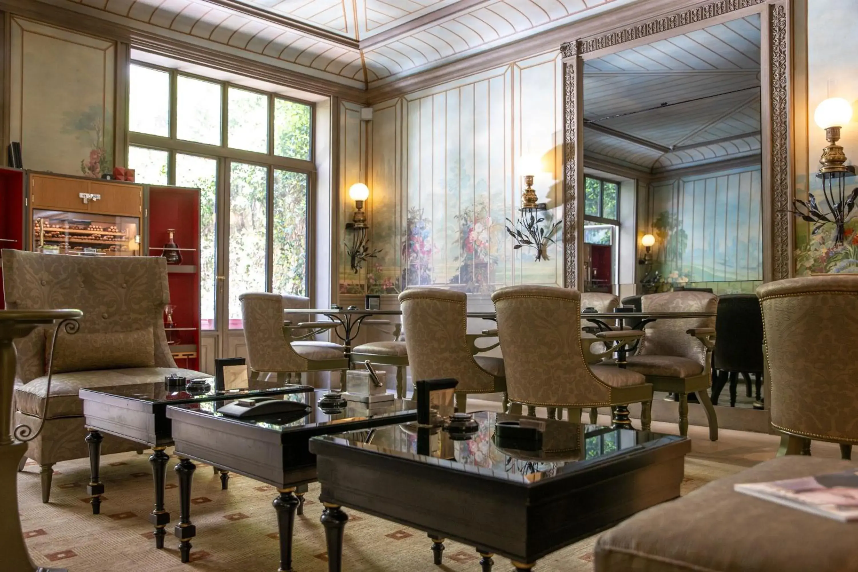 Meeting/conference room, Restaurant/Places to Eat in La Réserve Paris Hotel & Spa