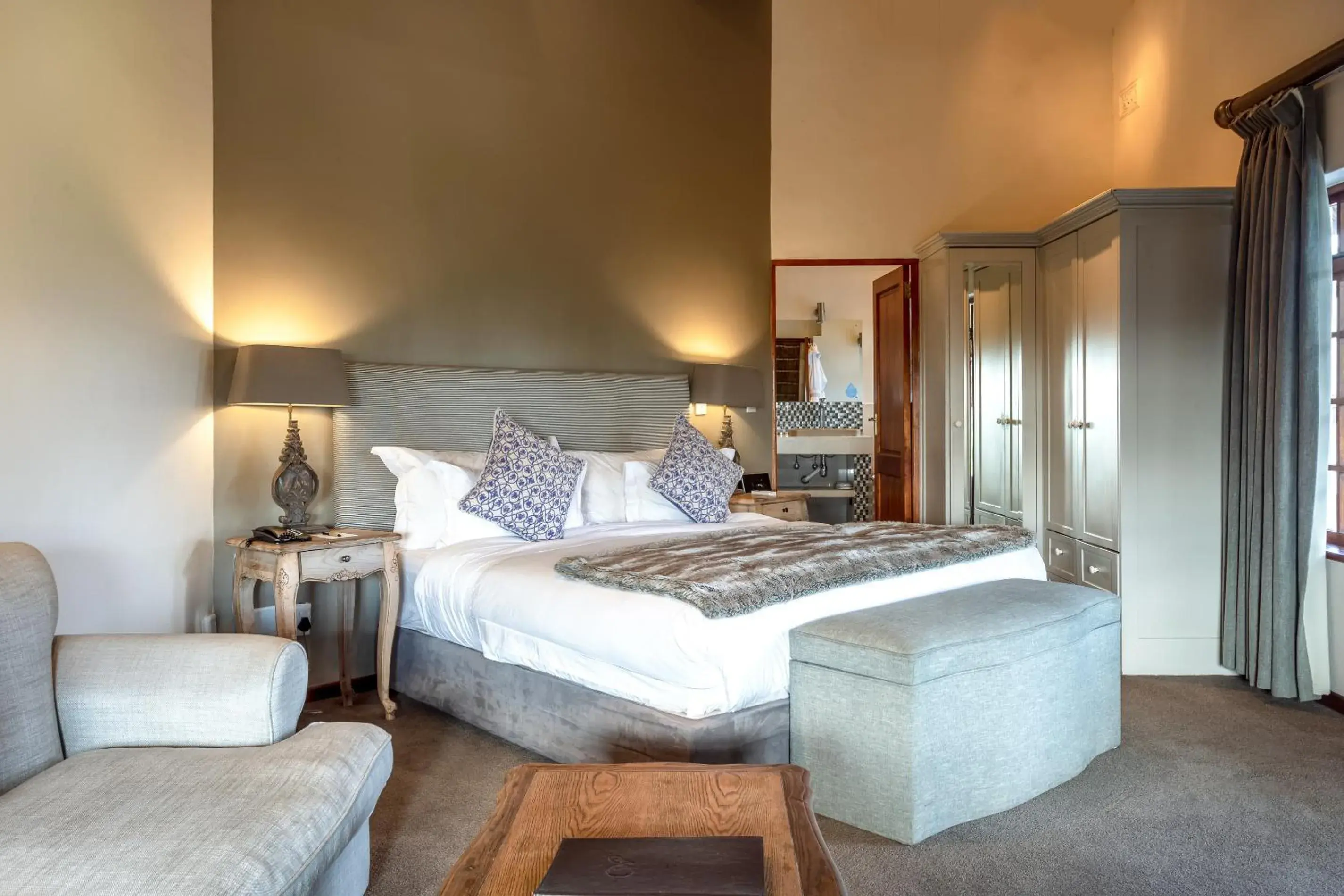 Bedroom, Bed in Wedgeview Country House & Spa