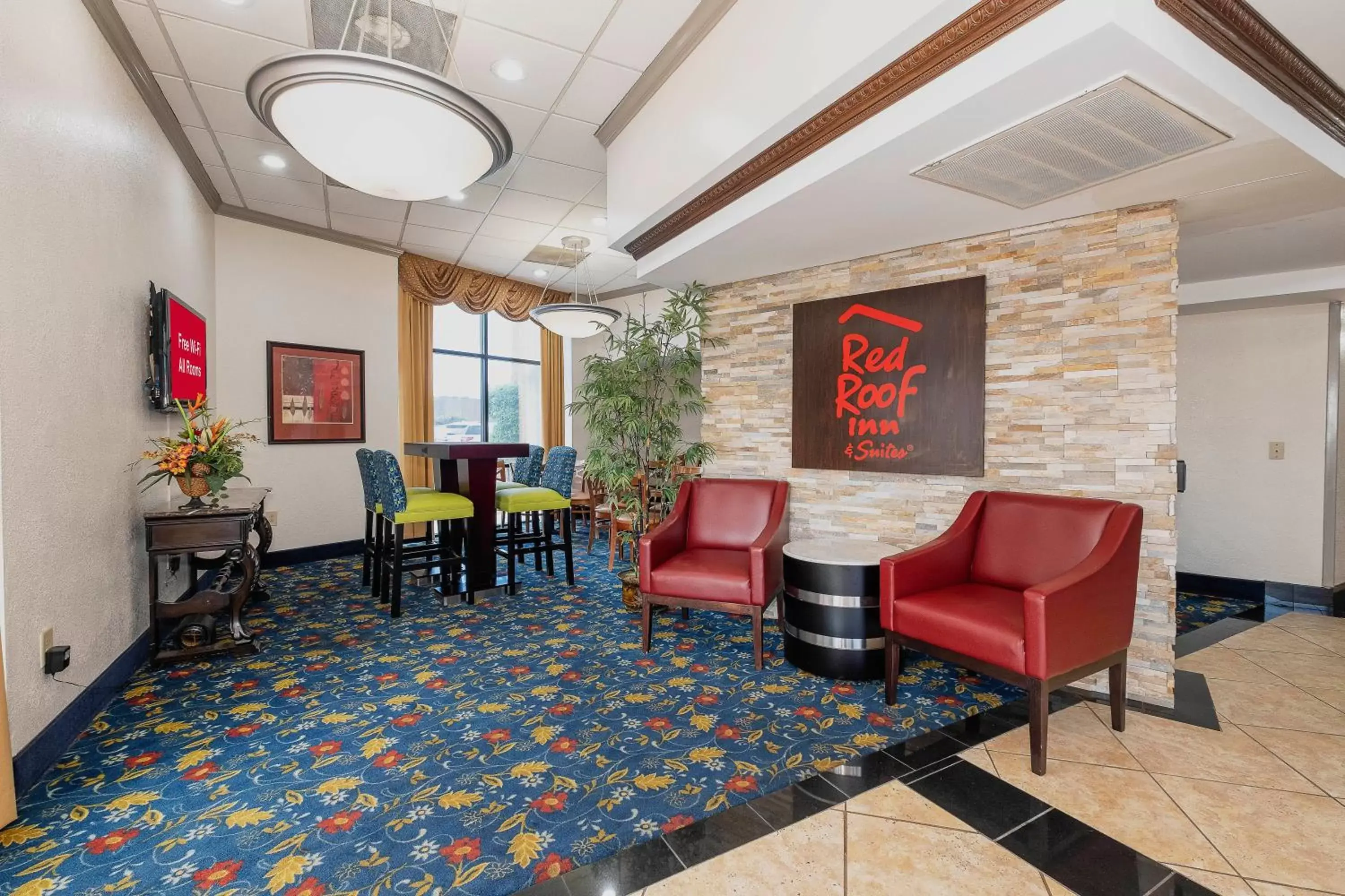 Lobby or reception in Red Roof Inn & Suites Macon Lobby or reception in Red Roof Inn & Suites Macon
