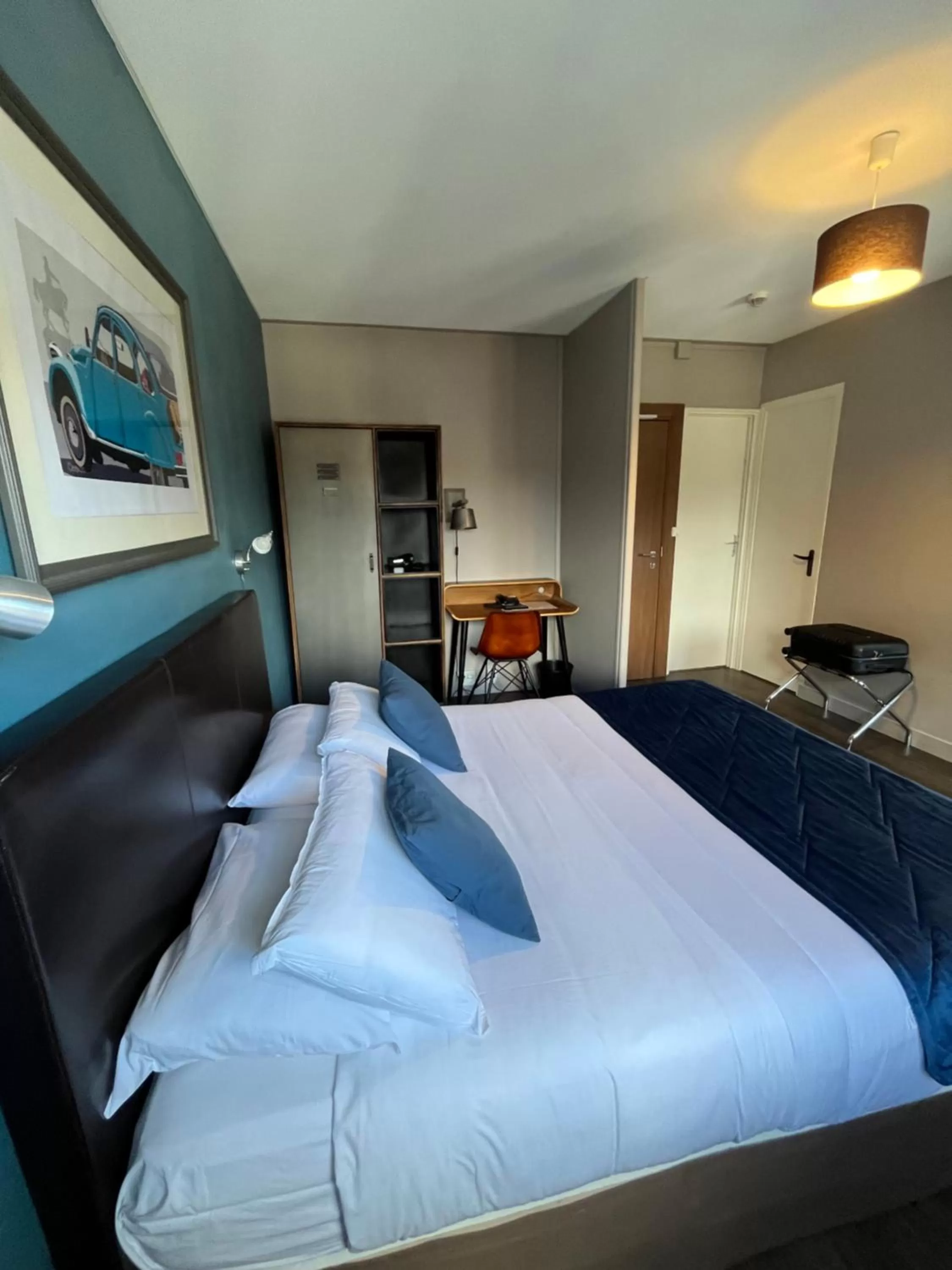 Photo of the whole room, Bed in Hotel Des Cedres