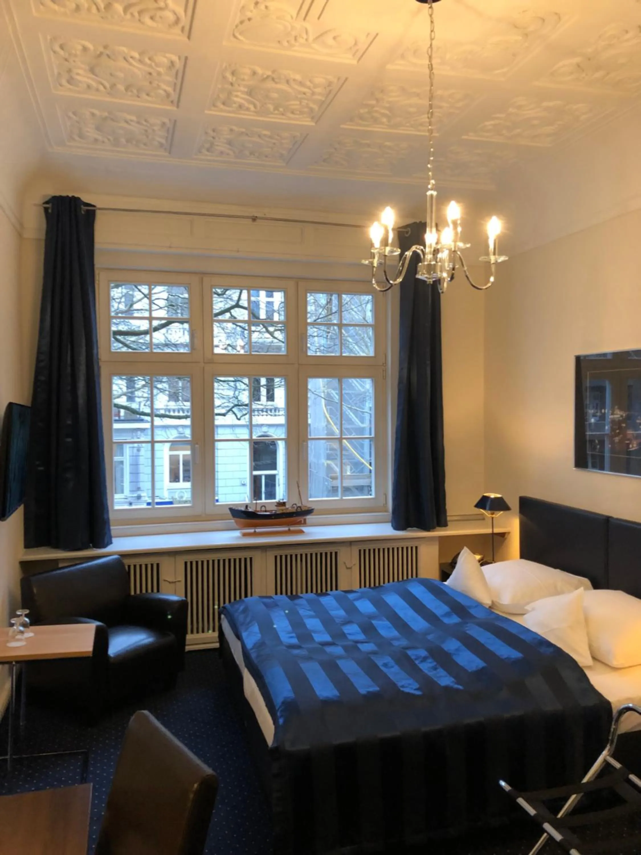 Photo of the whole room, Bed in Hotel Wagner im Dammtorpalais