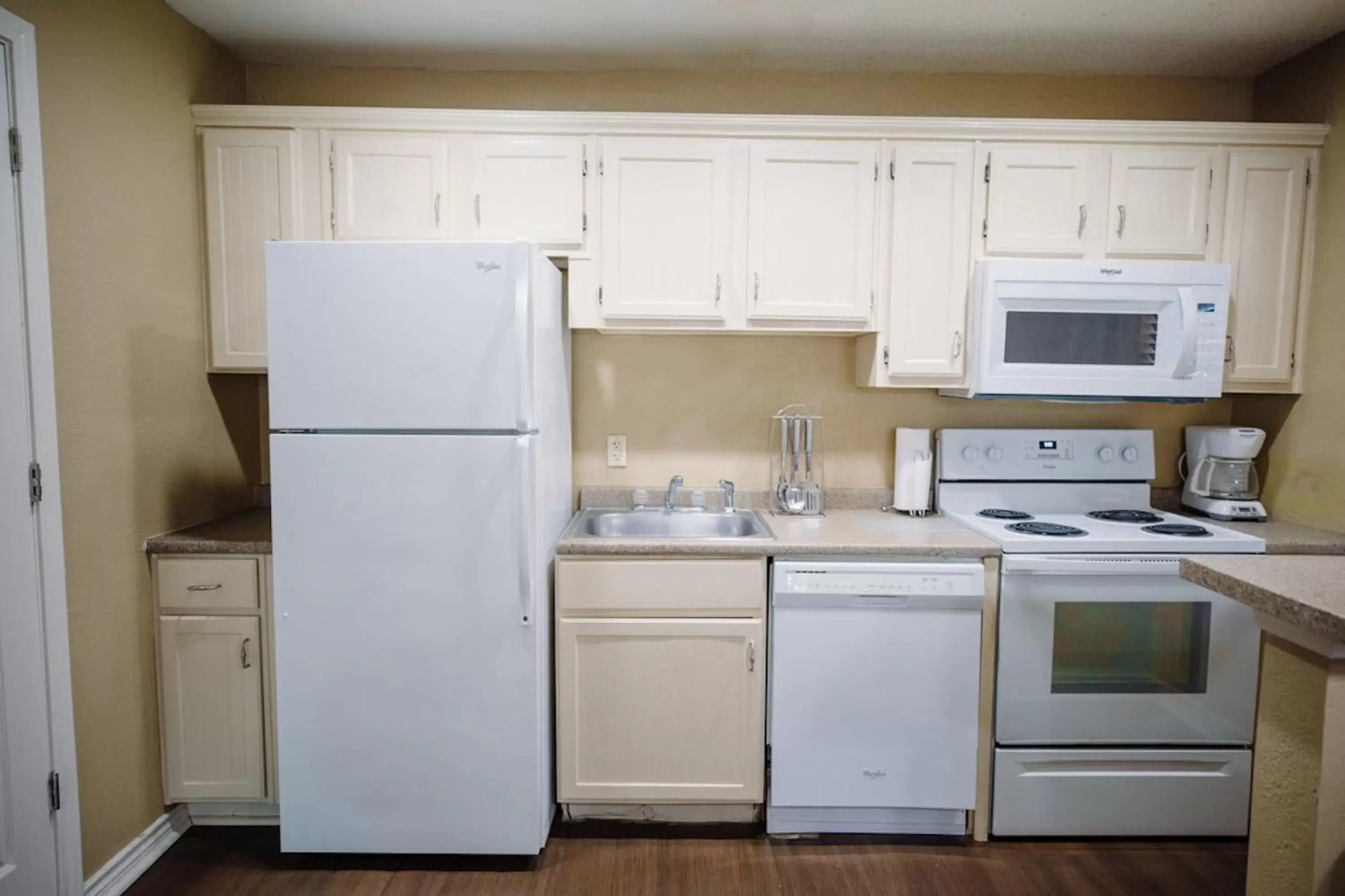 Photo of the whole room, Kitchen/Kitchenette in Holiday Inn Club Vacations Hill Country Resort at Canyon Lake