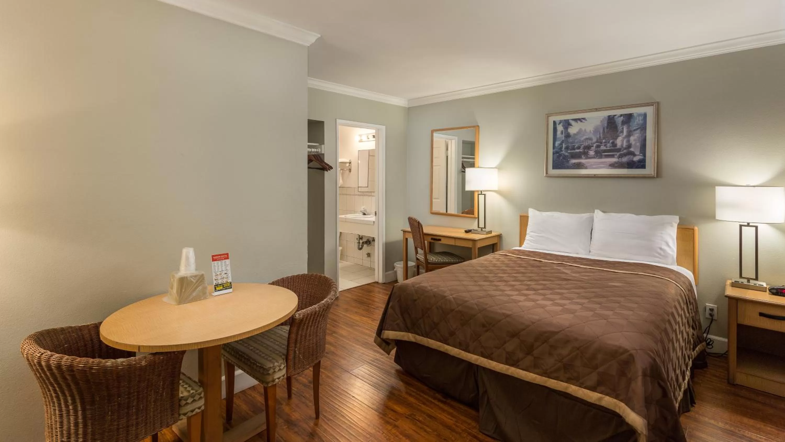 Bedroom, Bed in Harbor Motel