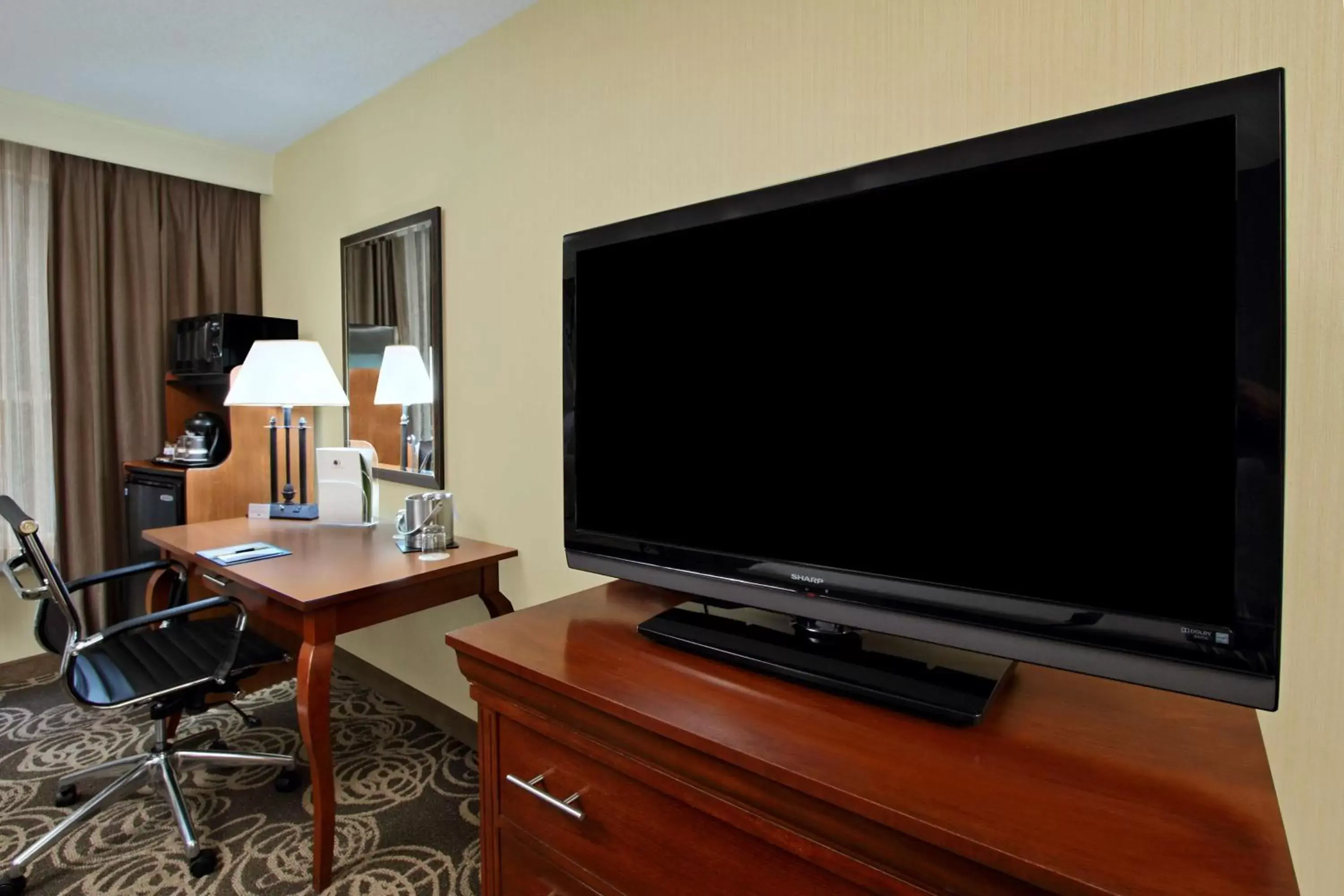 Other, TV/Entertainment Center in DoubleTree by Hilton Mahwah