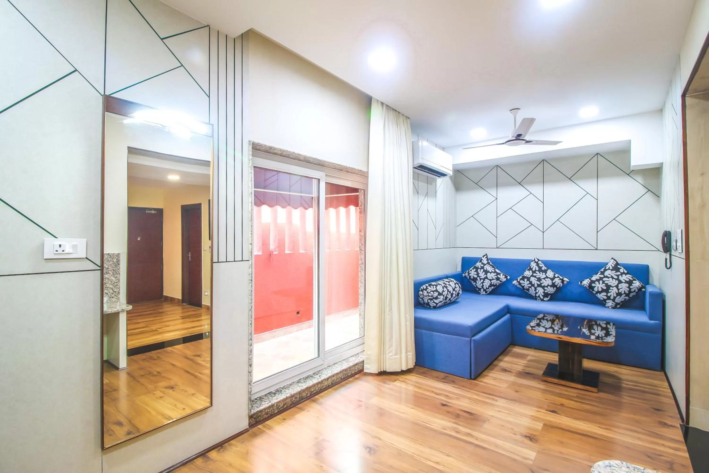 Seating area in Hotel Cama