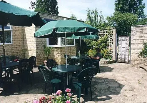 Patio in Nonsuch Park Hotel