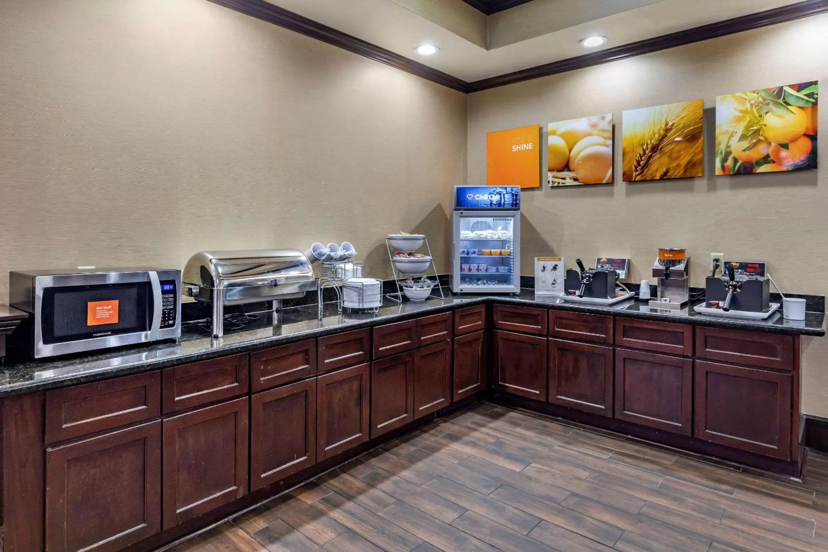 Restaurant/Places to Eat in Comfort Suites Shreveport West I-20