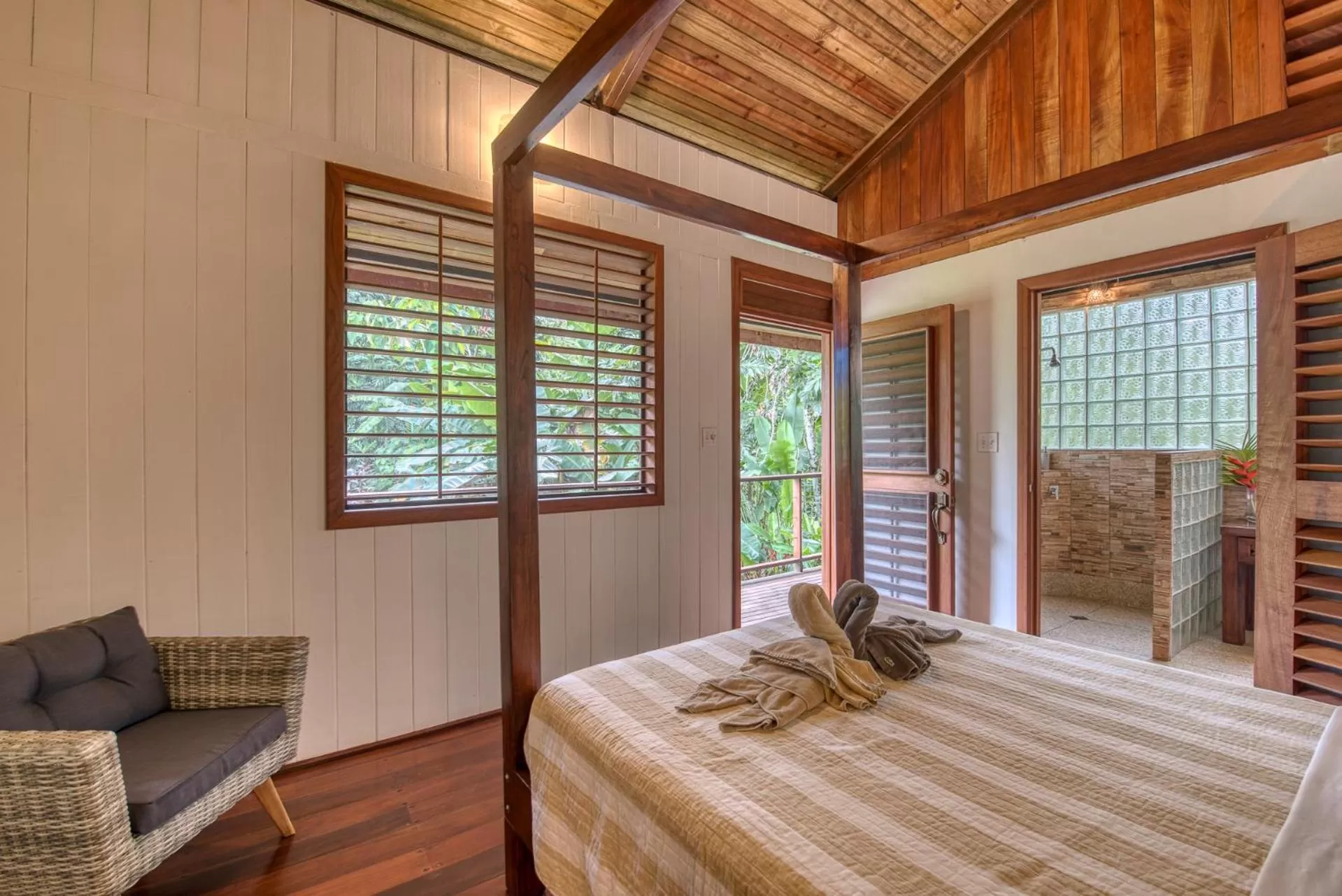 Bed in Oasis Bluff Beach