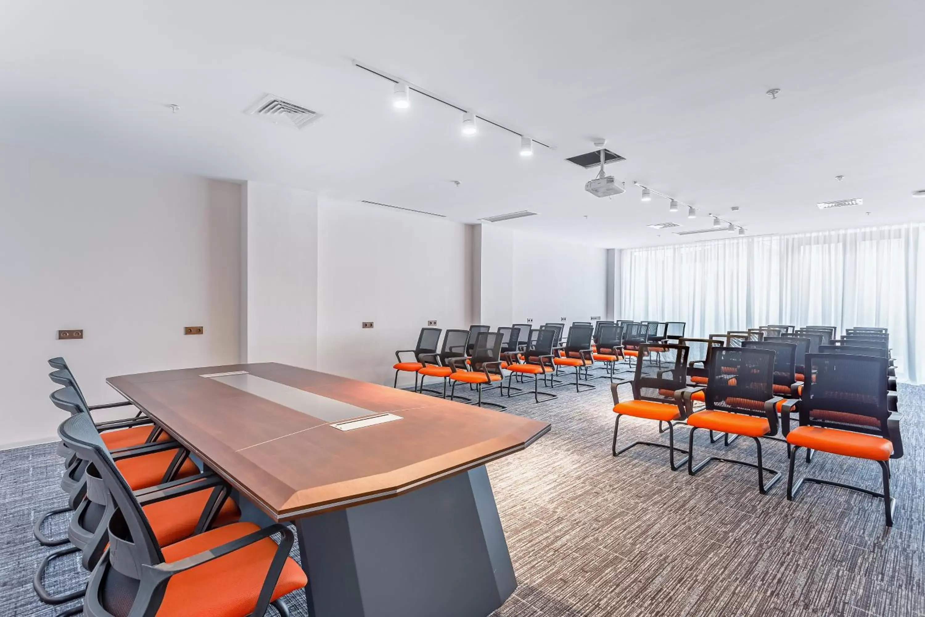 Meeting/conference room in Ramada by Wyndham Tbilisi Old City