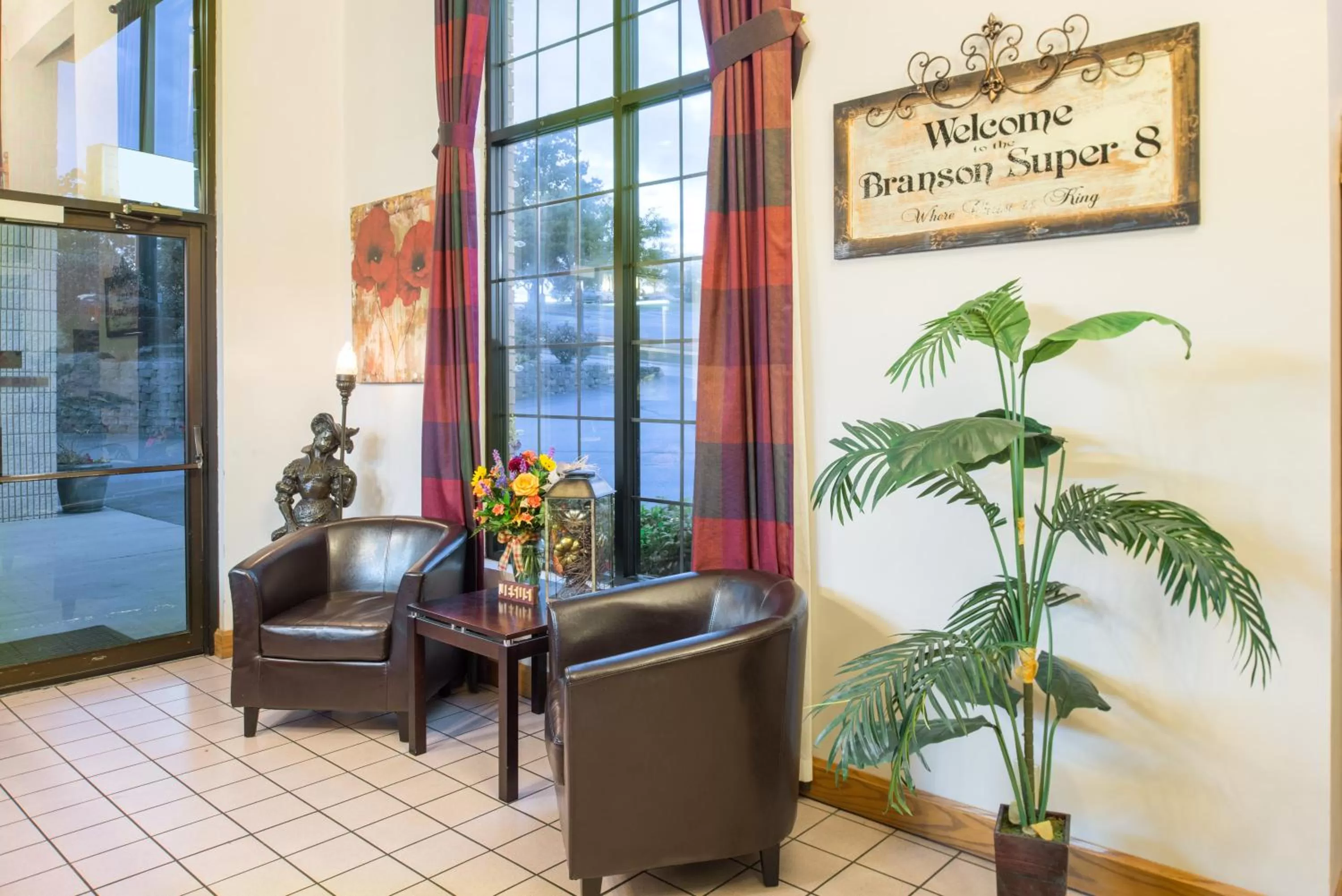 Lobby or reception in Super 8 by Wyndham Branson By Andy Williams Theatre