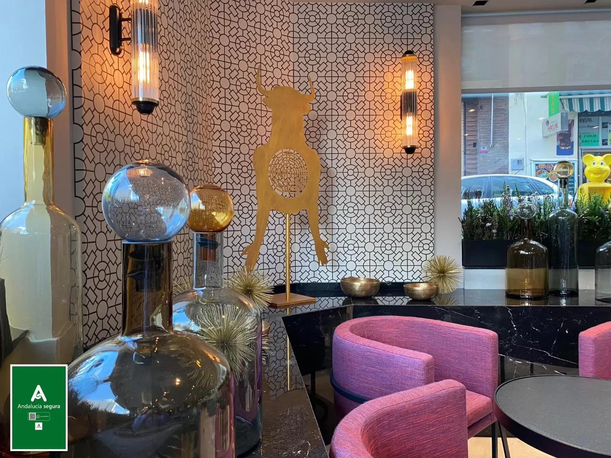 Lounge or bar in Hotel América Sevilla Lounge or bar in Hotel América Sevilla