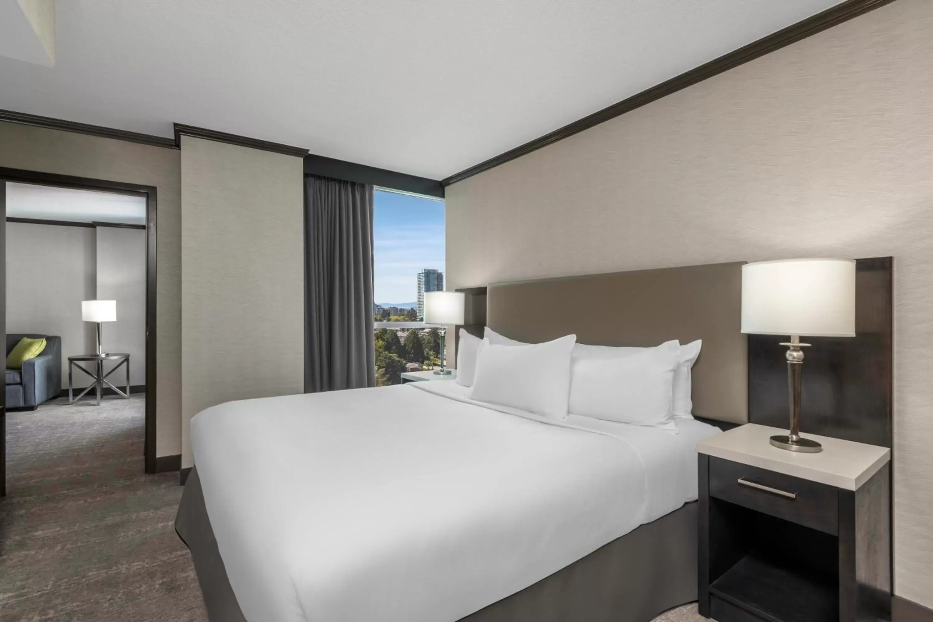 Photo of the whole room, Bed in Hilton Vancouver Metrotown