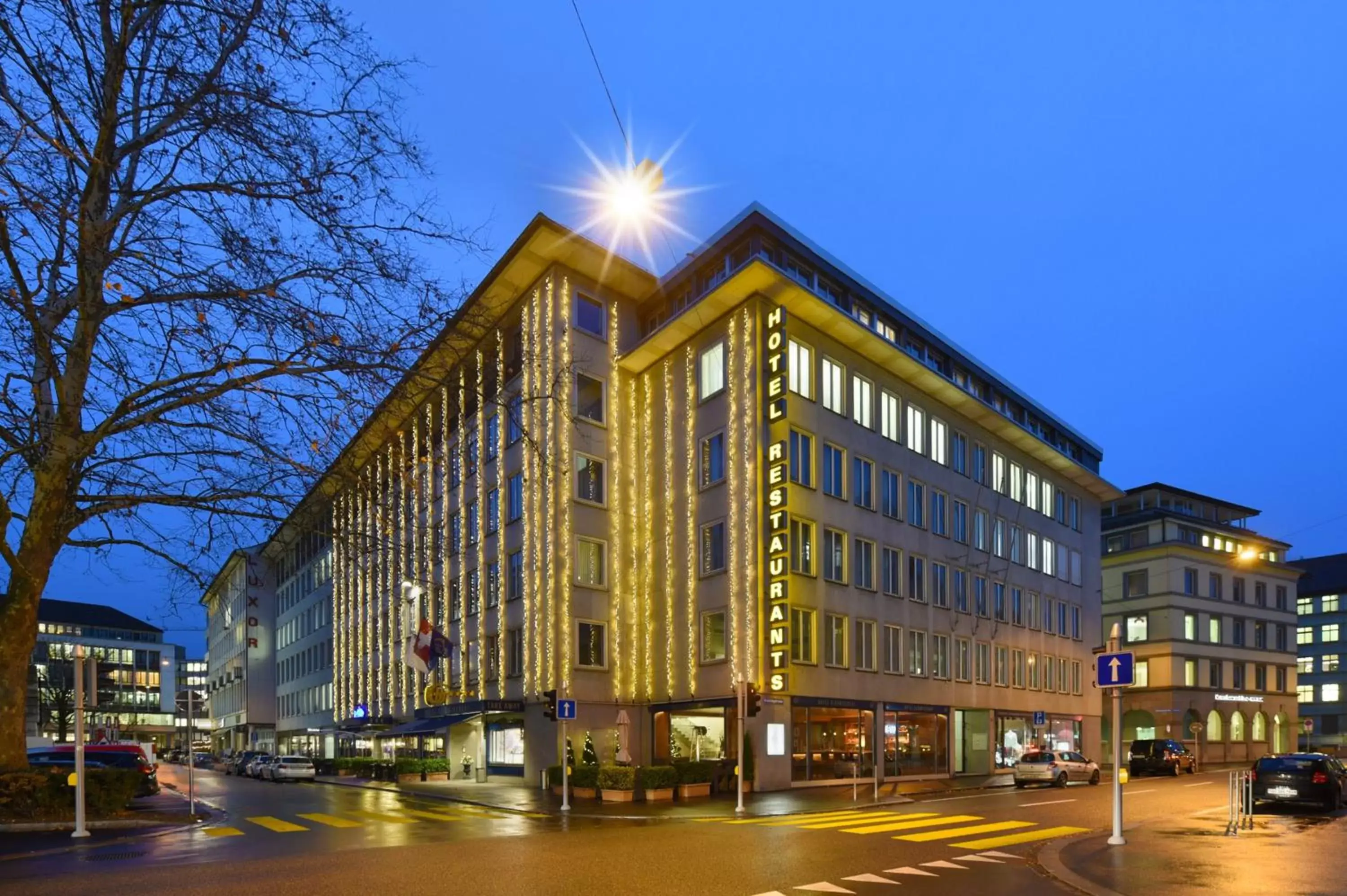 Facade/entrance, Property Building in Glärnischhof by TRINITY