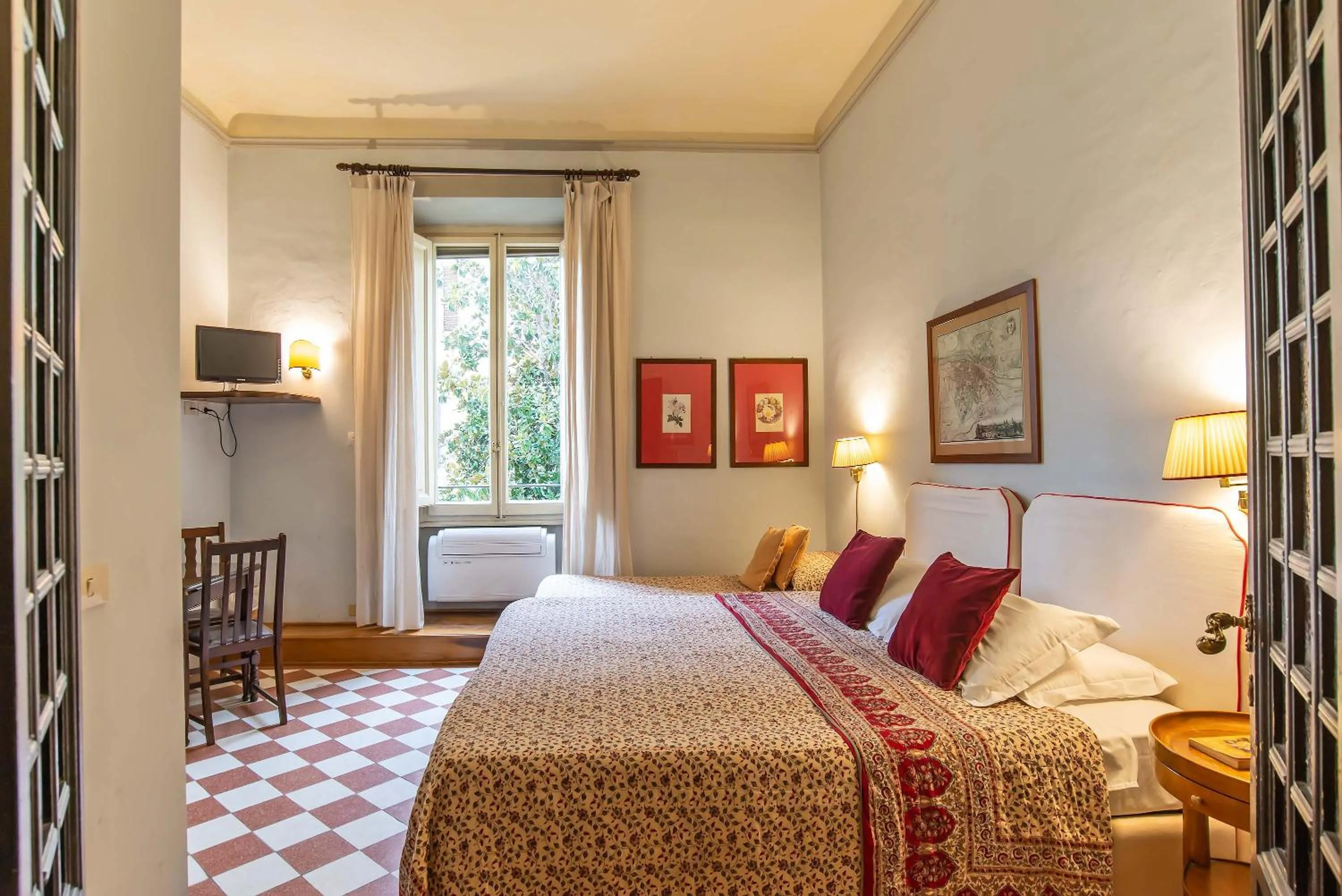 Bed in Hotel Bonifacio