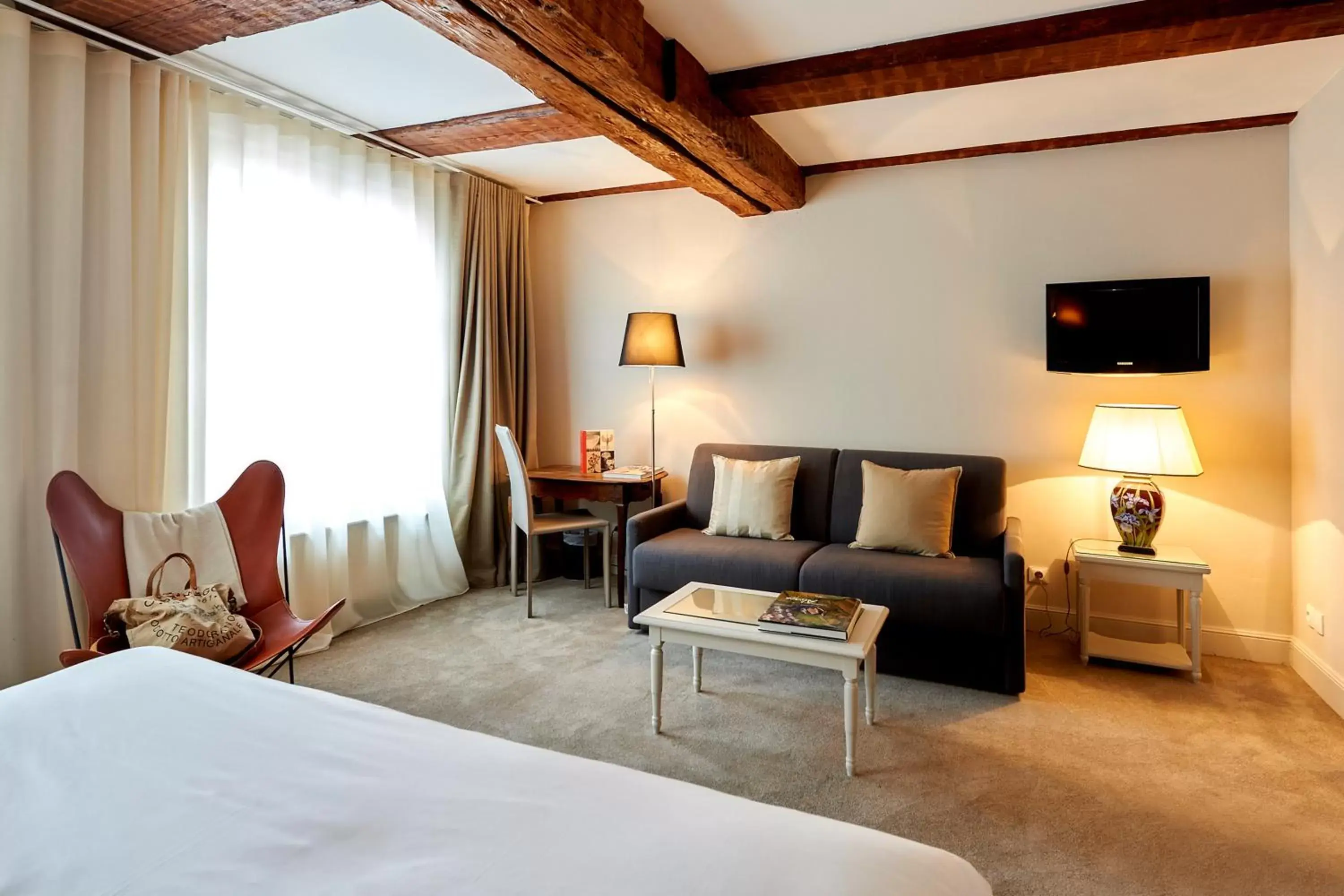 Bedroom, Seating Area in Relais & Châteaux La Maison Des Têtes