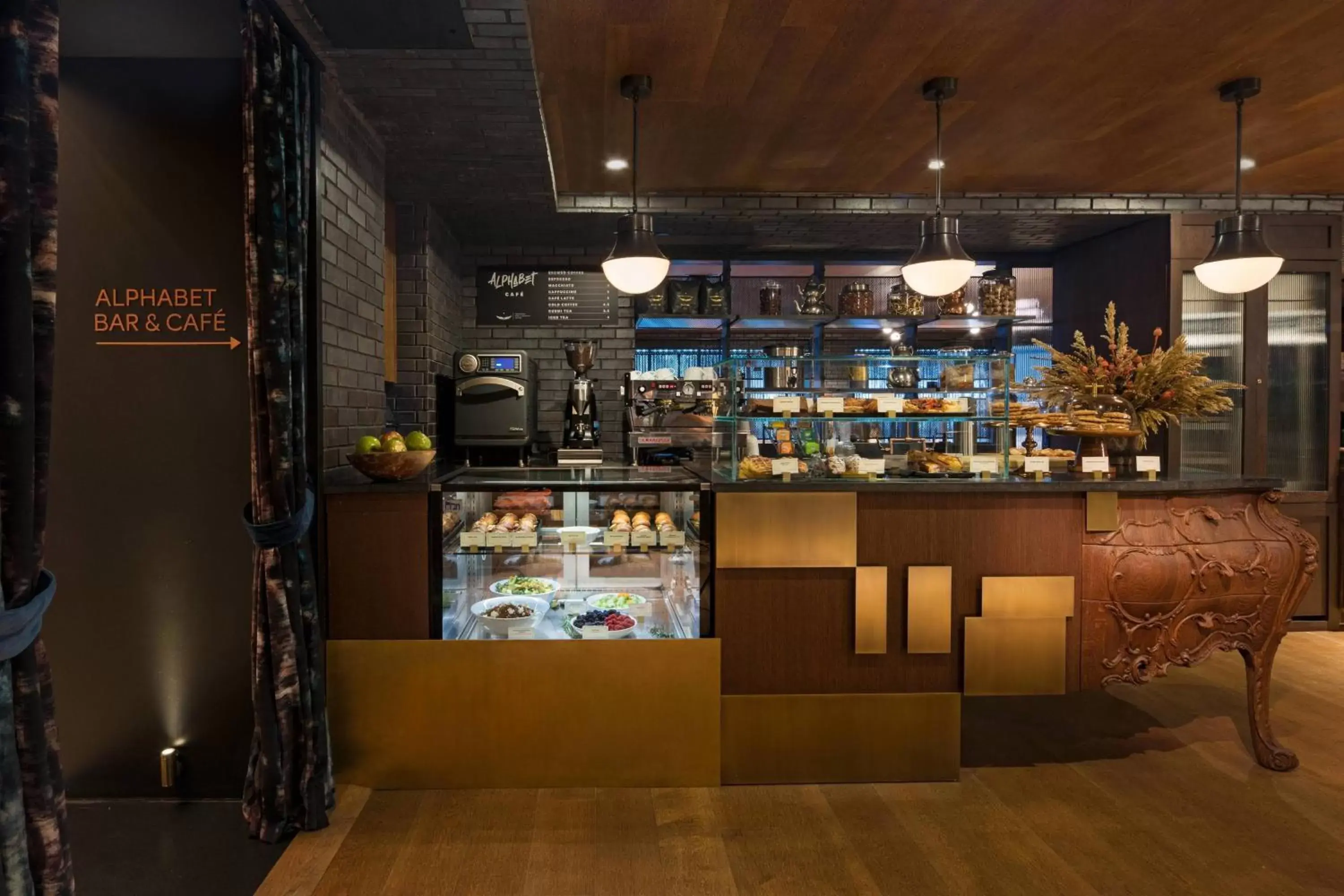 Restaurant/places to eat in Moxy NYC East Village