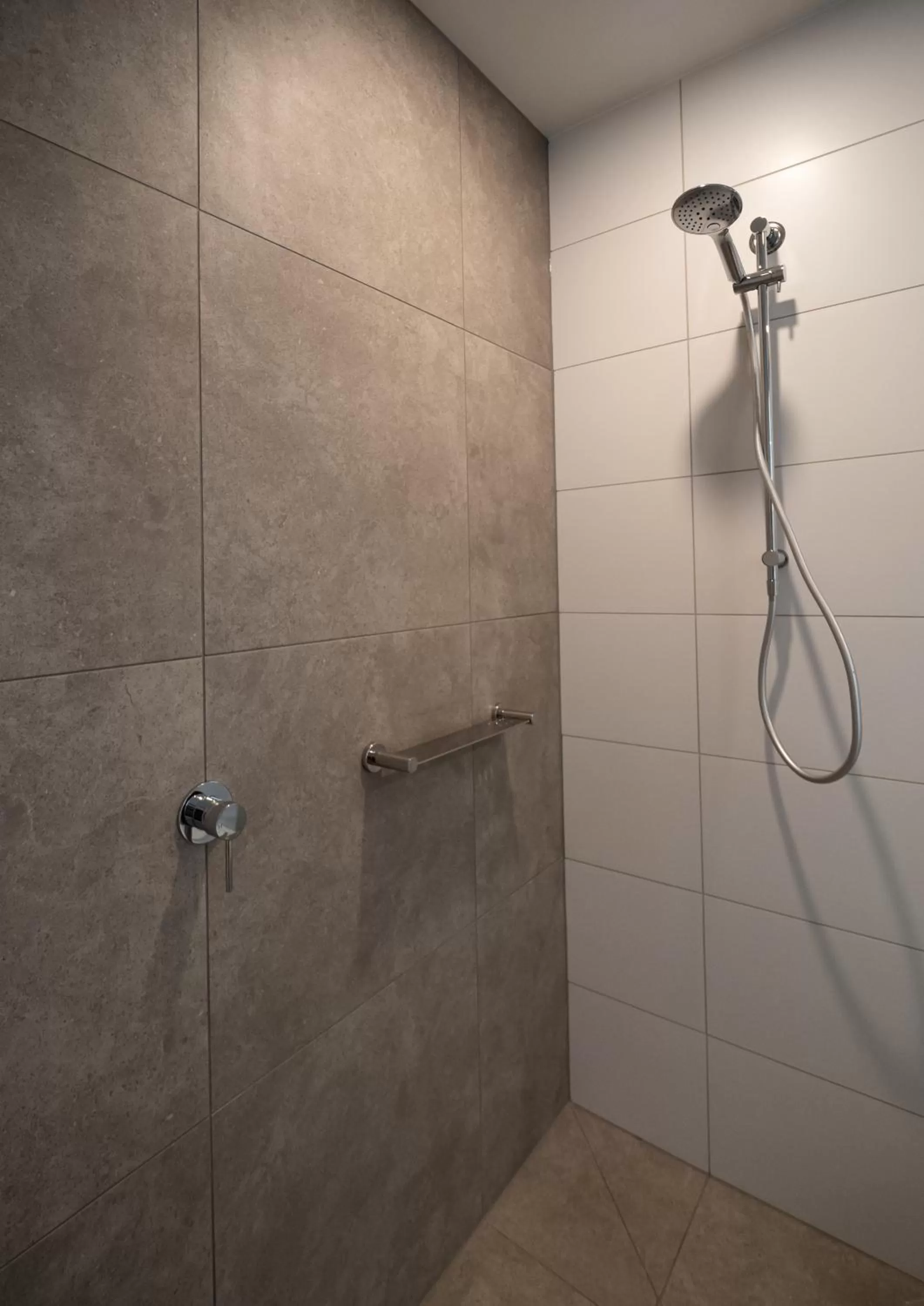 Shower in Links Lodge at The Dunes