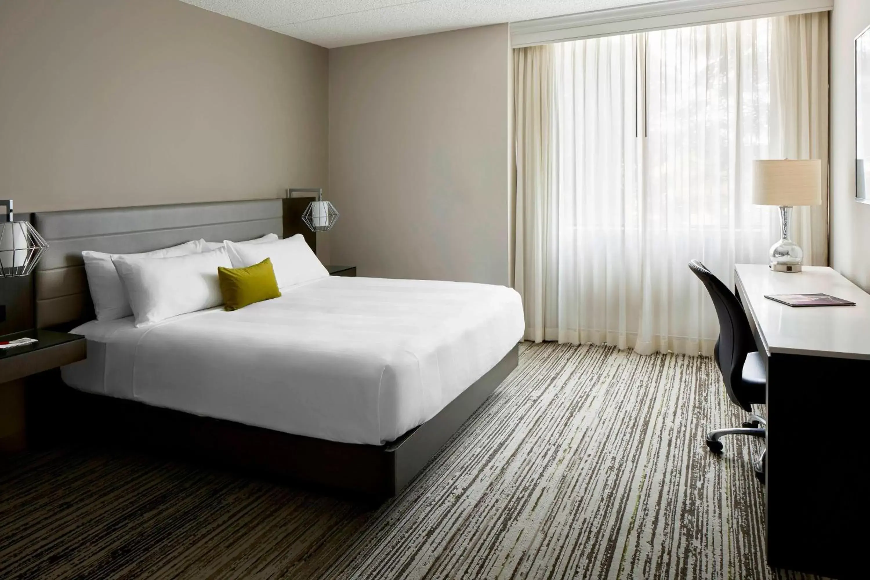 Bedroom, Bed in Marriott Cincinnati Airport