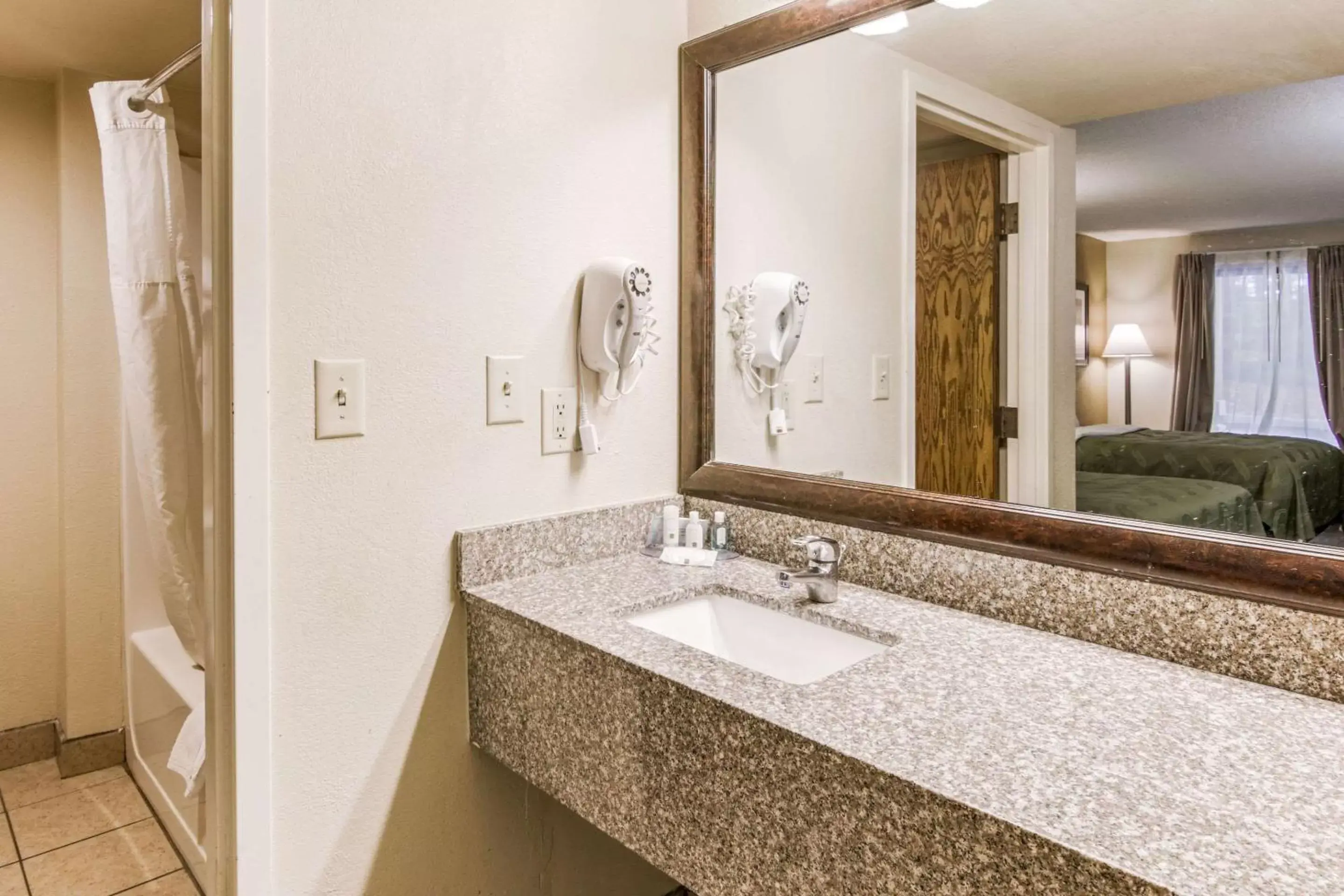 Bathroom in Quality Inn Stone Mountain Atlanta