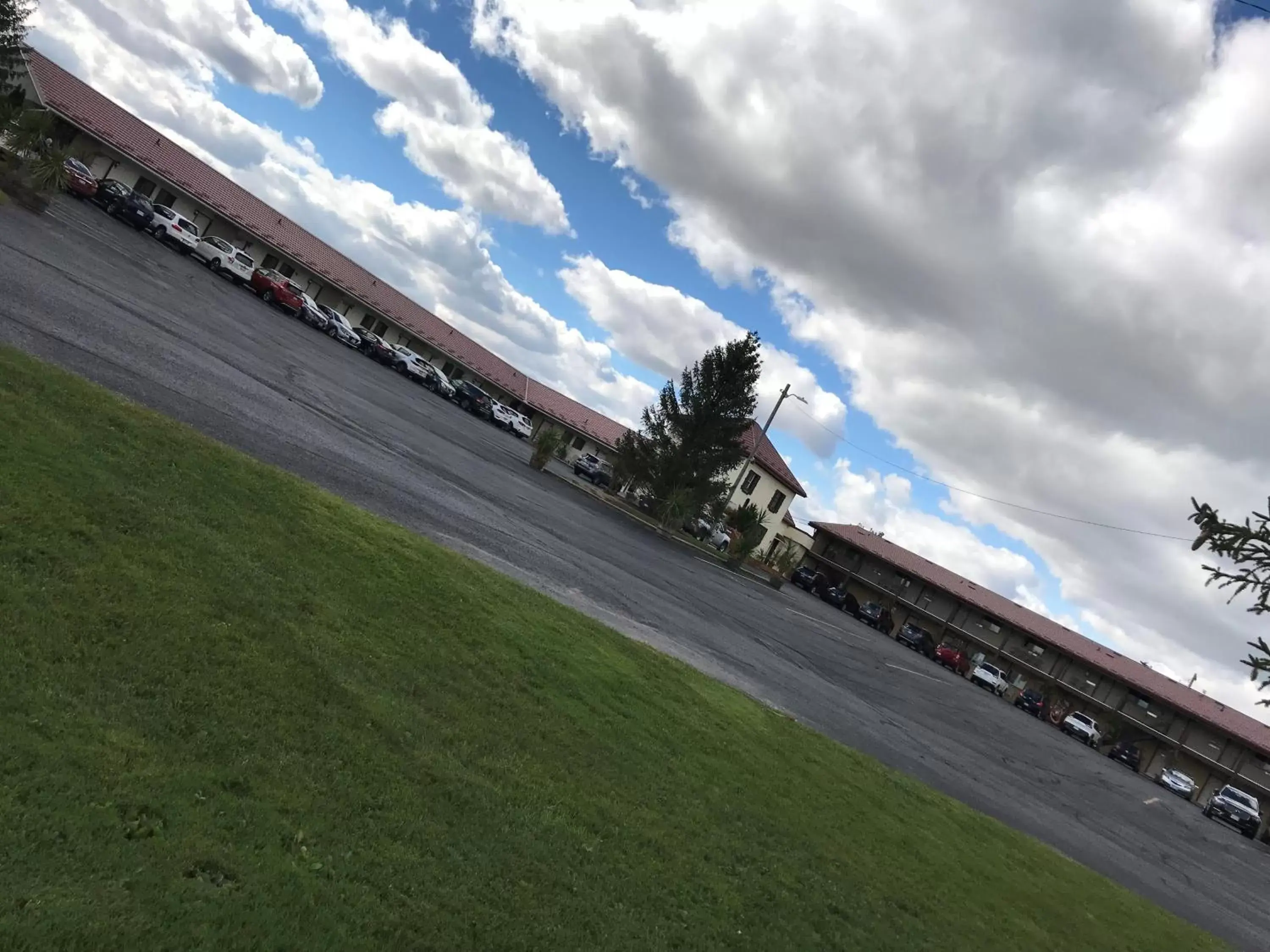 Parking in Country Inn Listowel