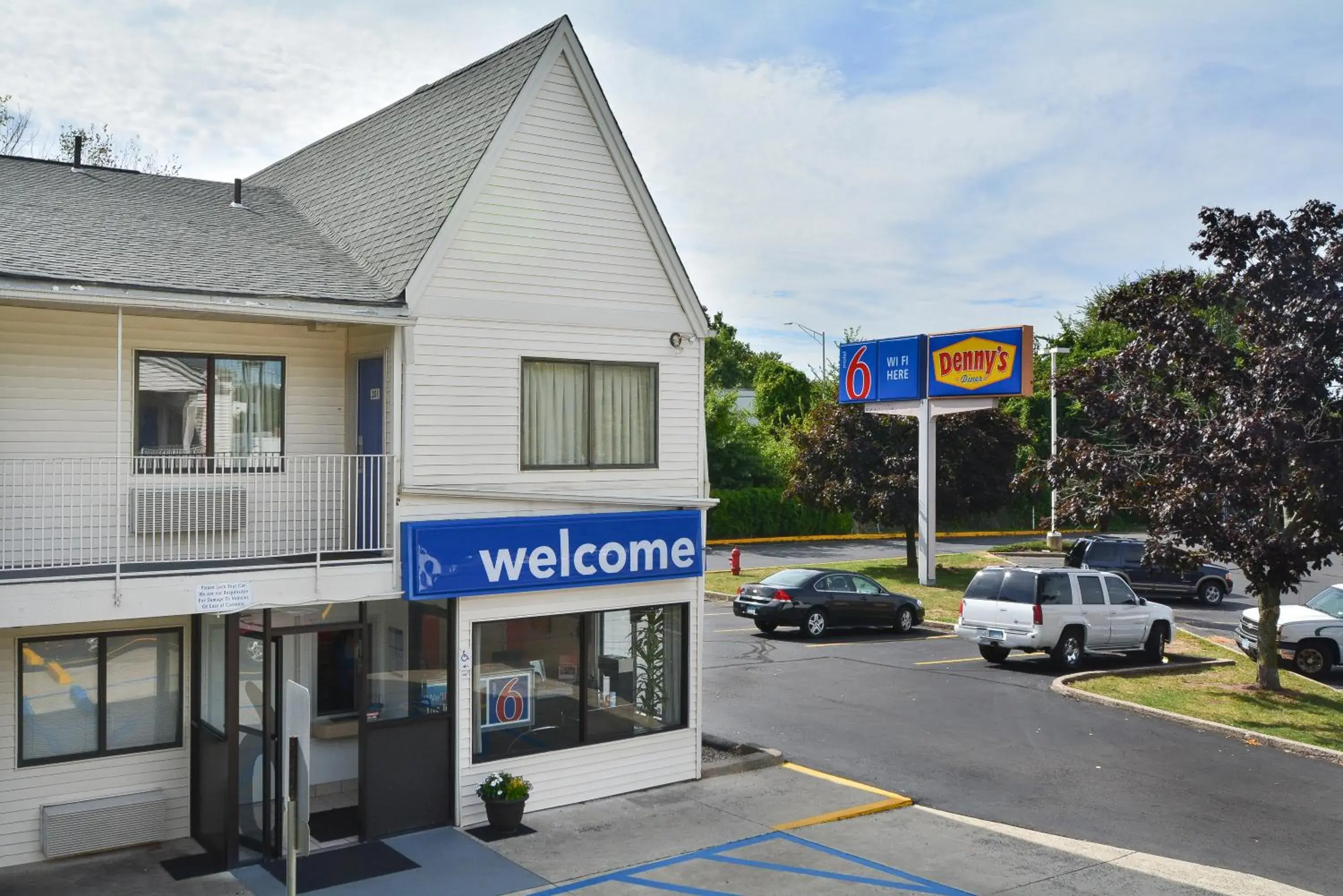 Facade/entrance, Property Building in Motel 6-Southington, CT - Hartford