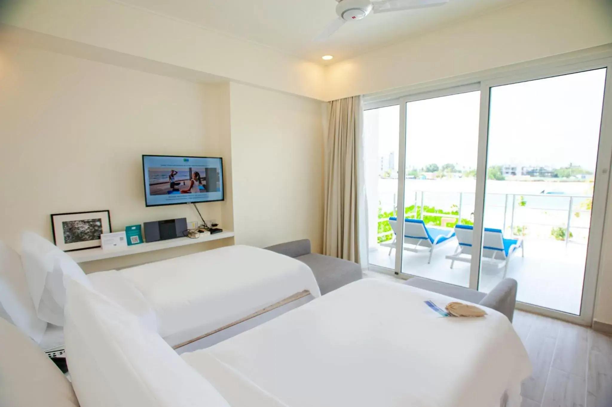 Photo of the whole room in Holiday Inn Resort Kandooma Maldives - Kids Stay & Eat Free