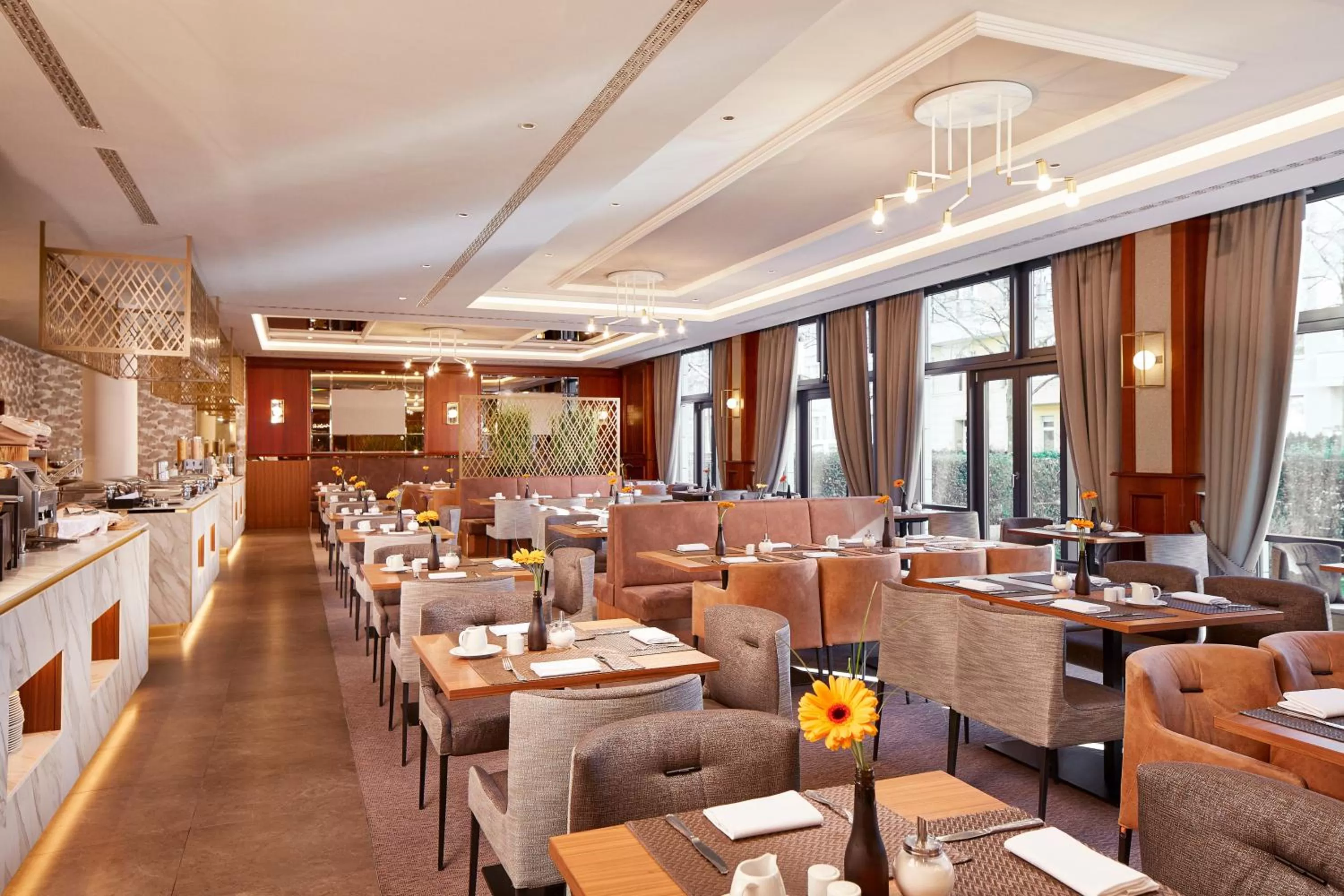 Restaurant/places to eat in HYPERION Hotel Berlin
