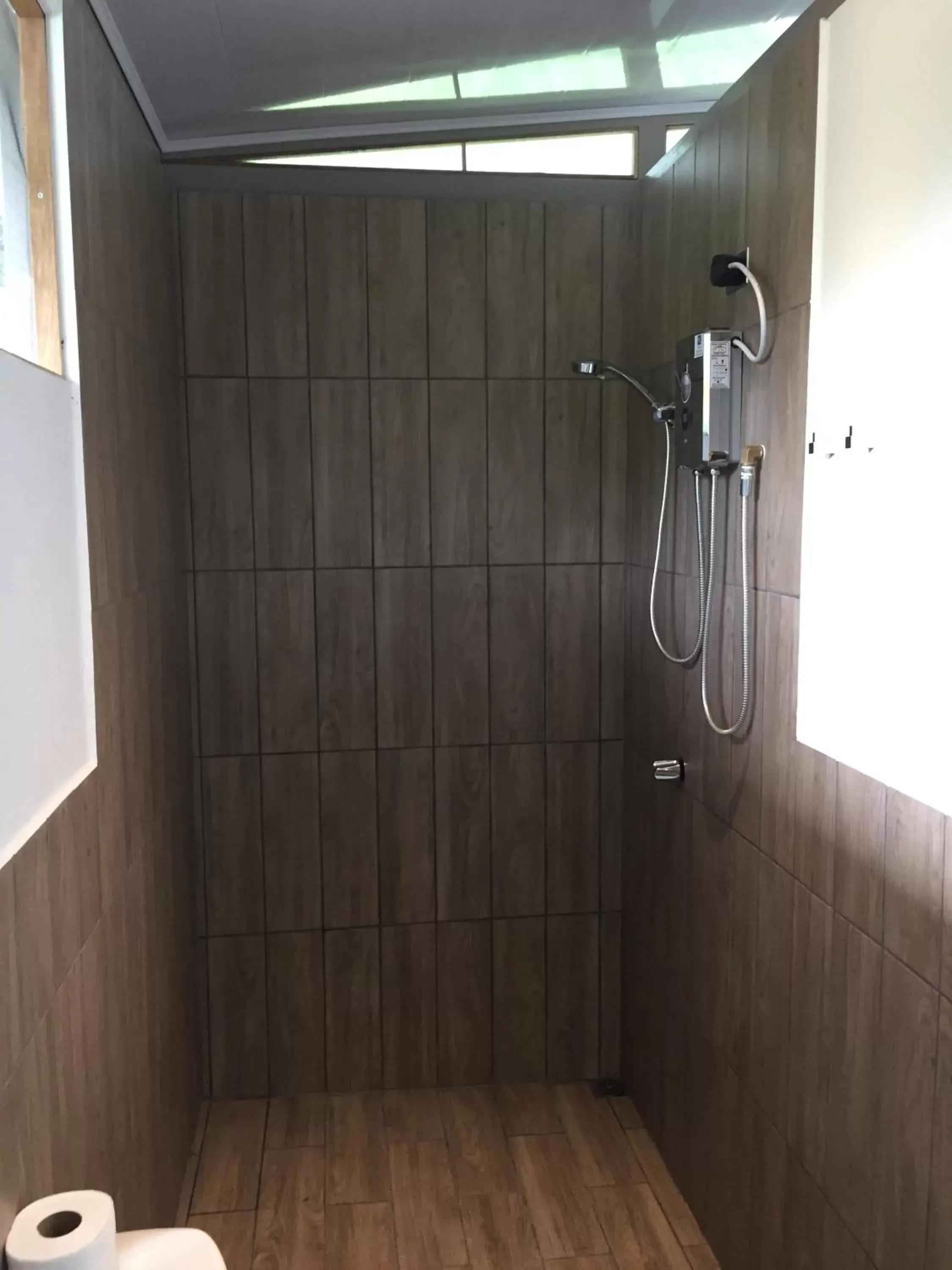 Shower, Bathroom in La Perlita