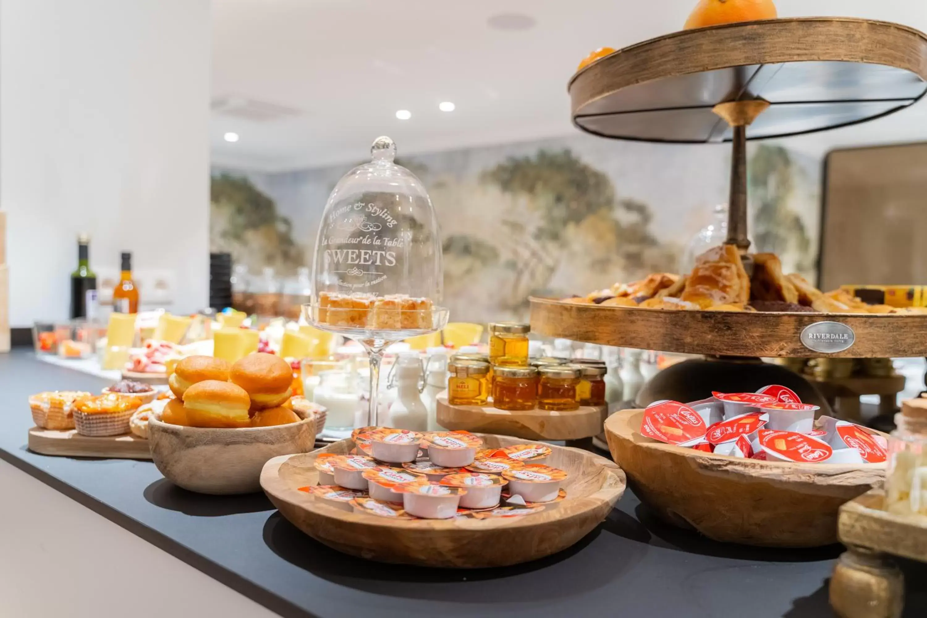 Breakfast in Grand Hotel Normandy by CW Hotel Collection