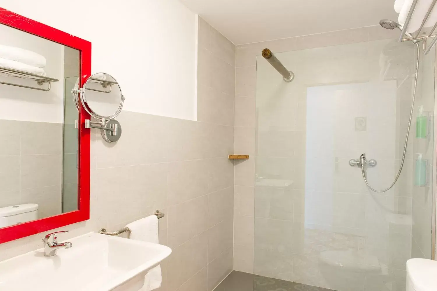 Bathroom in Hotel Torre Barcelona