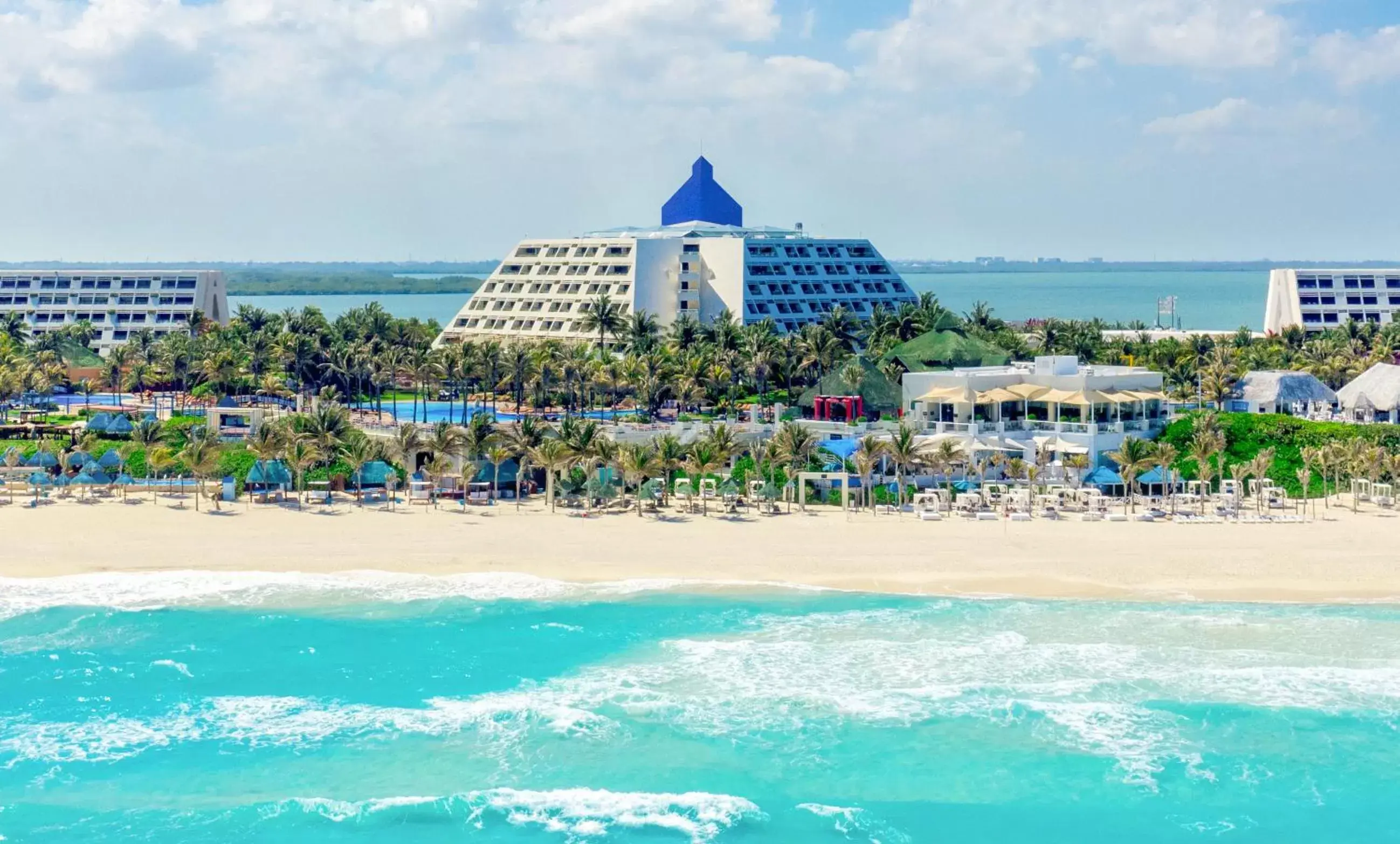 Beach in The Pyramid Cancun - All Inclusive