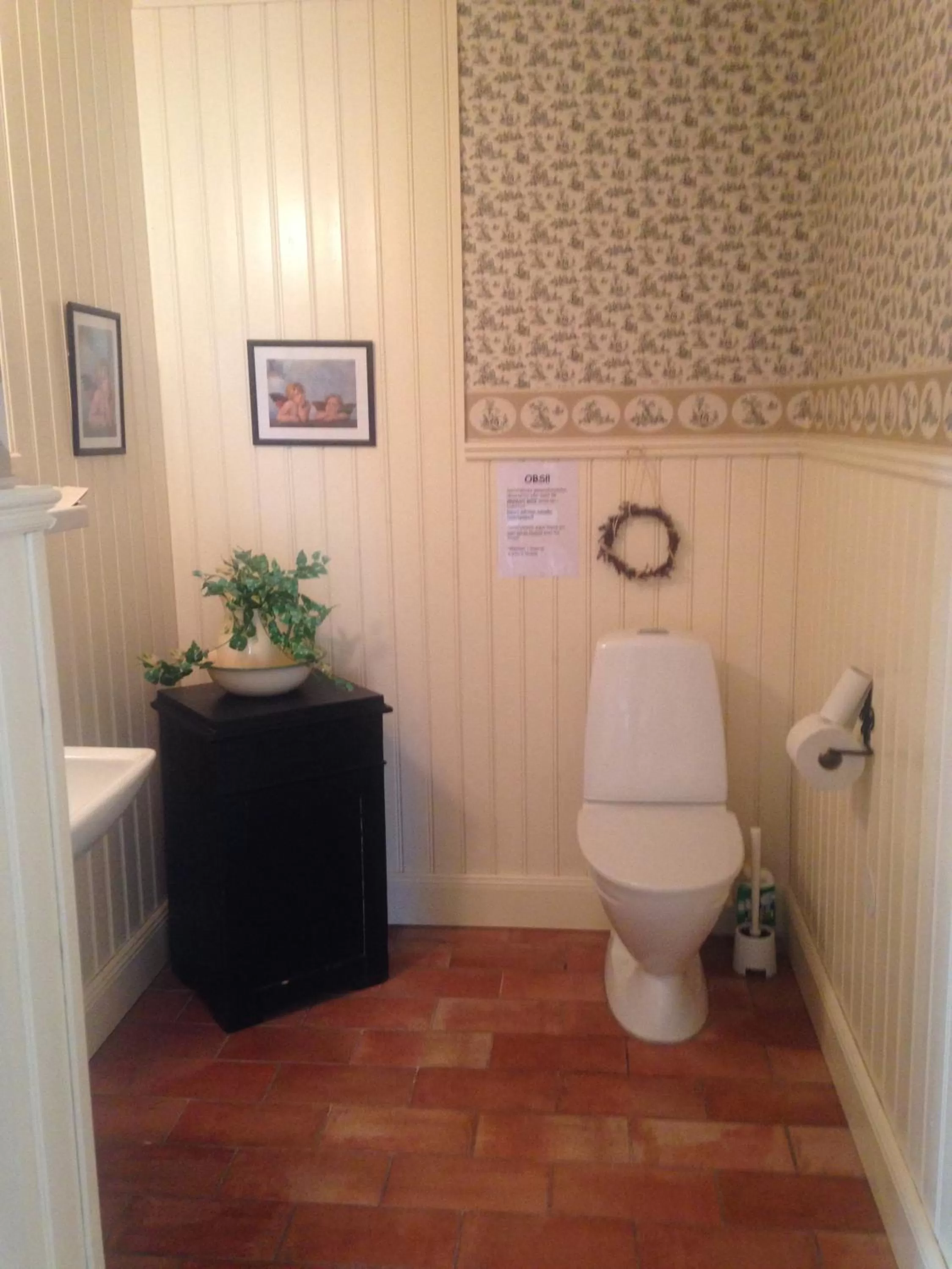 Toilet in Bäcks Bed & Breakfast