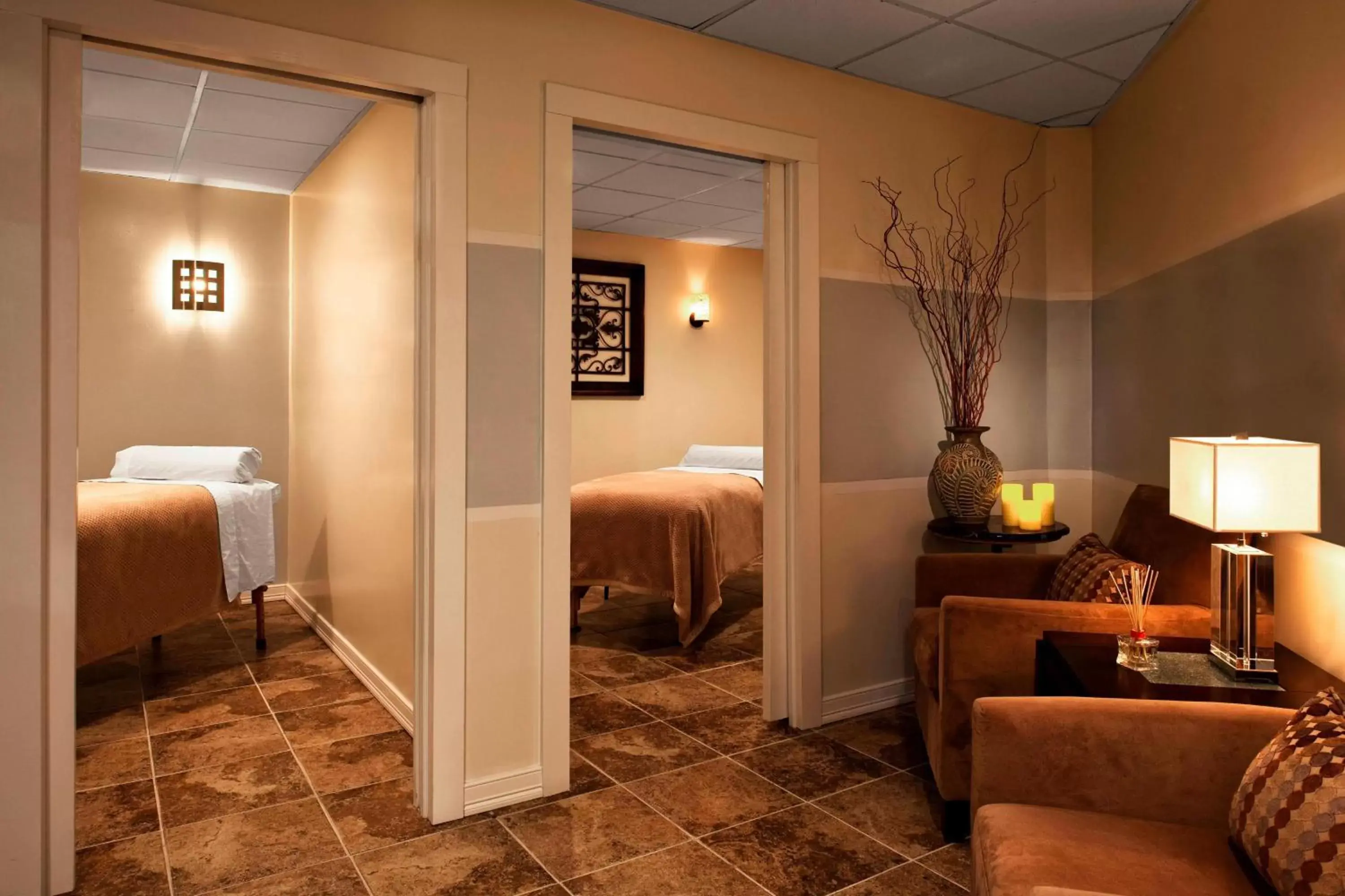 Spa and wellness centre/facilities, Bed in Sheraton Parsippany Hotel
