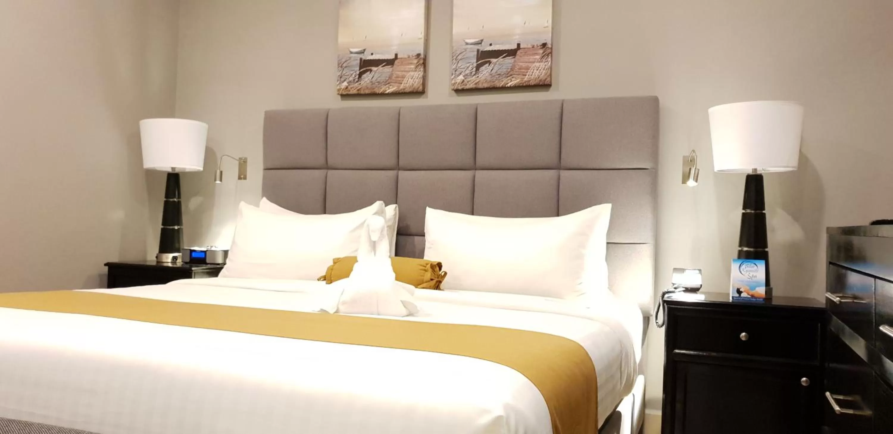 Bed in Best Western Plus Belize Biltmore Plaza