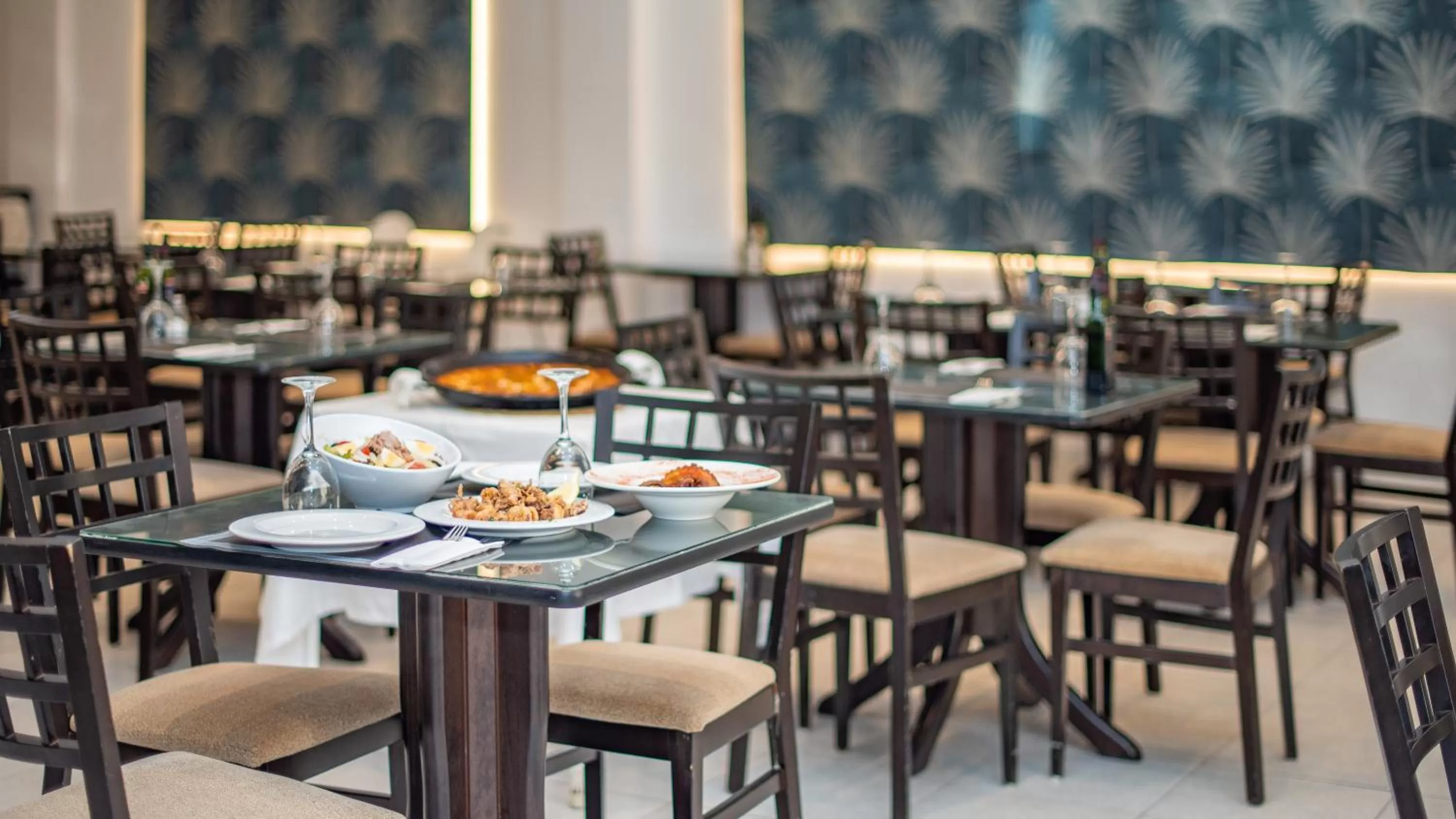 Restaurant/places to eat in Hotel Eden Mar