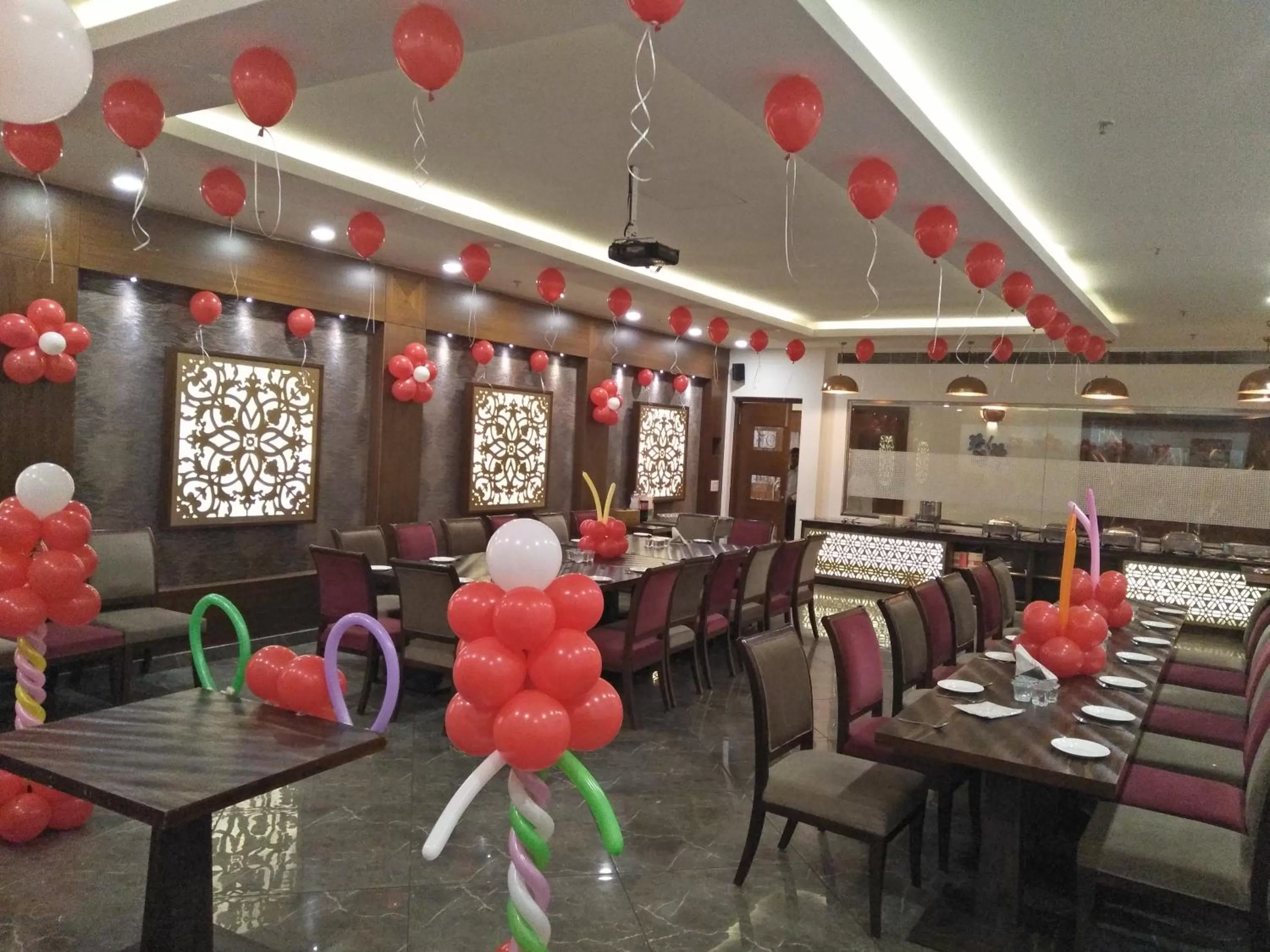 Restaurant/places to eat in Grand Hotel Nawanshahr