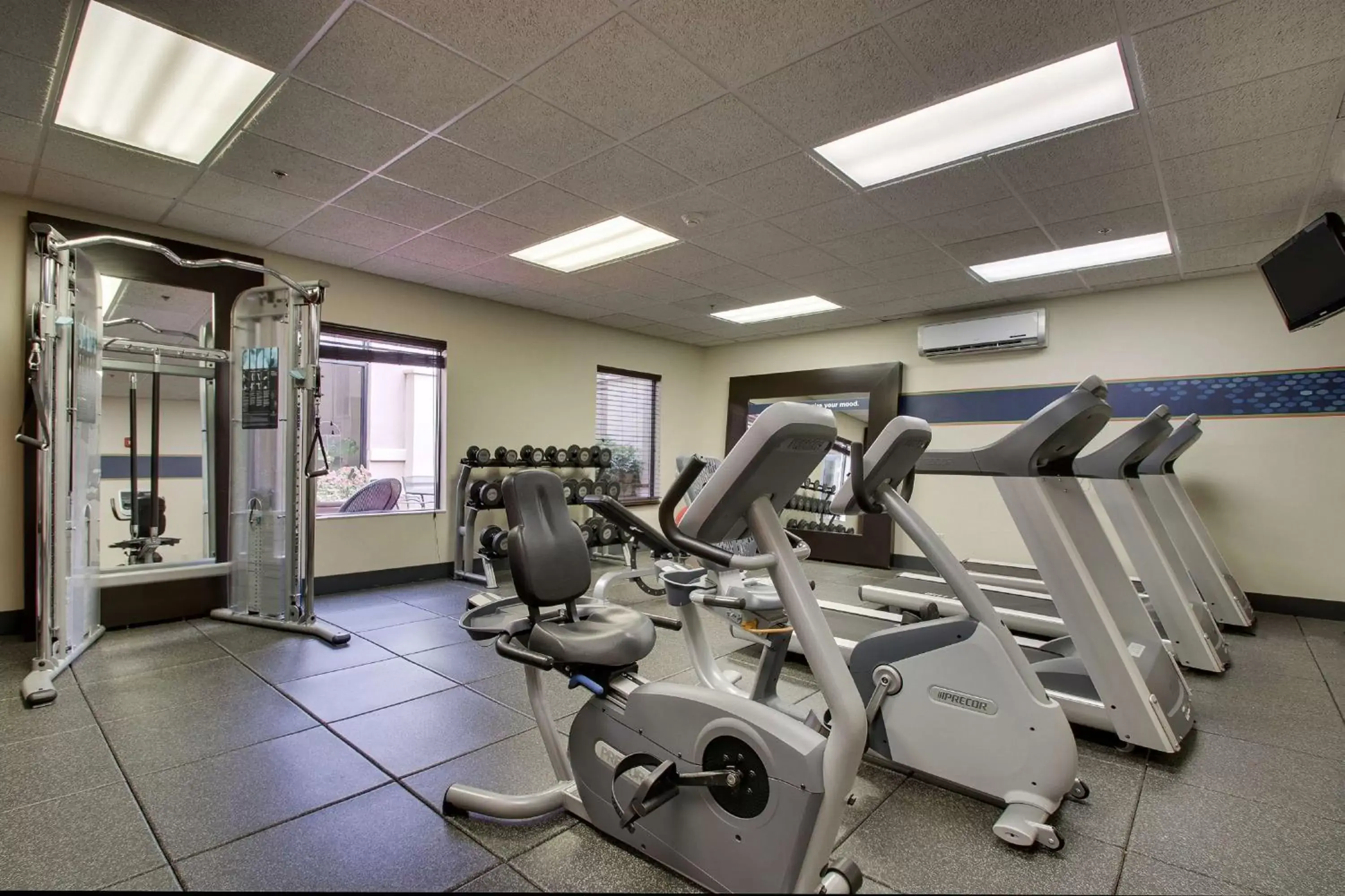 Fitness centre/facilities in Hampton Inn Warner Robins Fitness centre/facilities in Hampton Inn Warner Robins