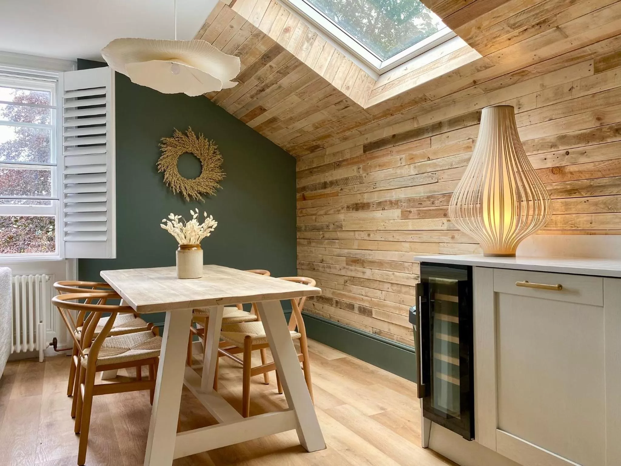 Kitchen or kitchenette in Railway House York by Chateau Anna