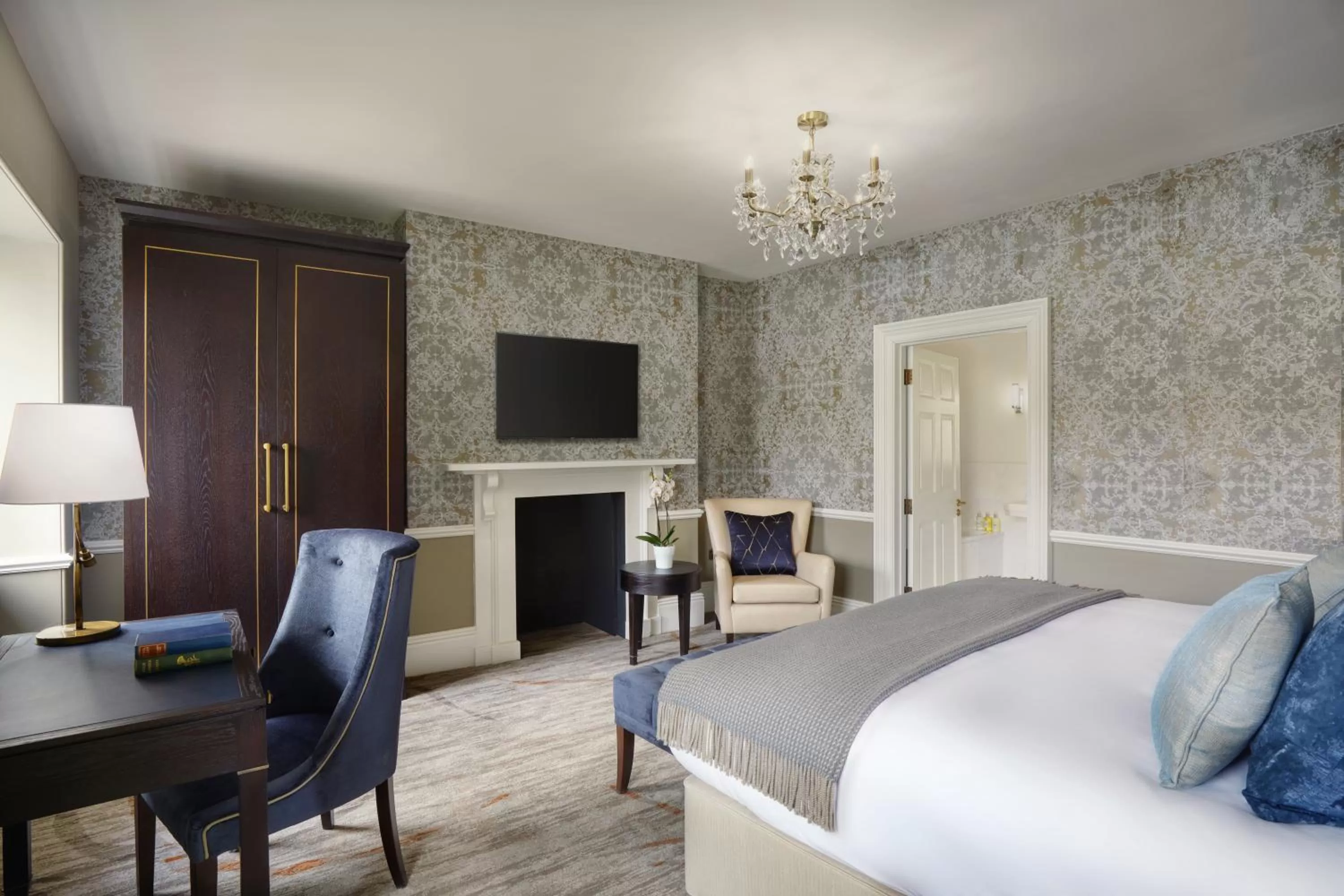 Bedroom, Bed in Ensana Buxton Crescent