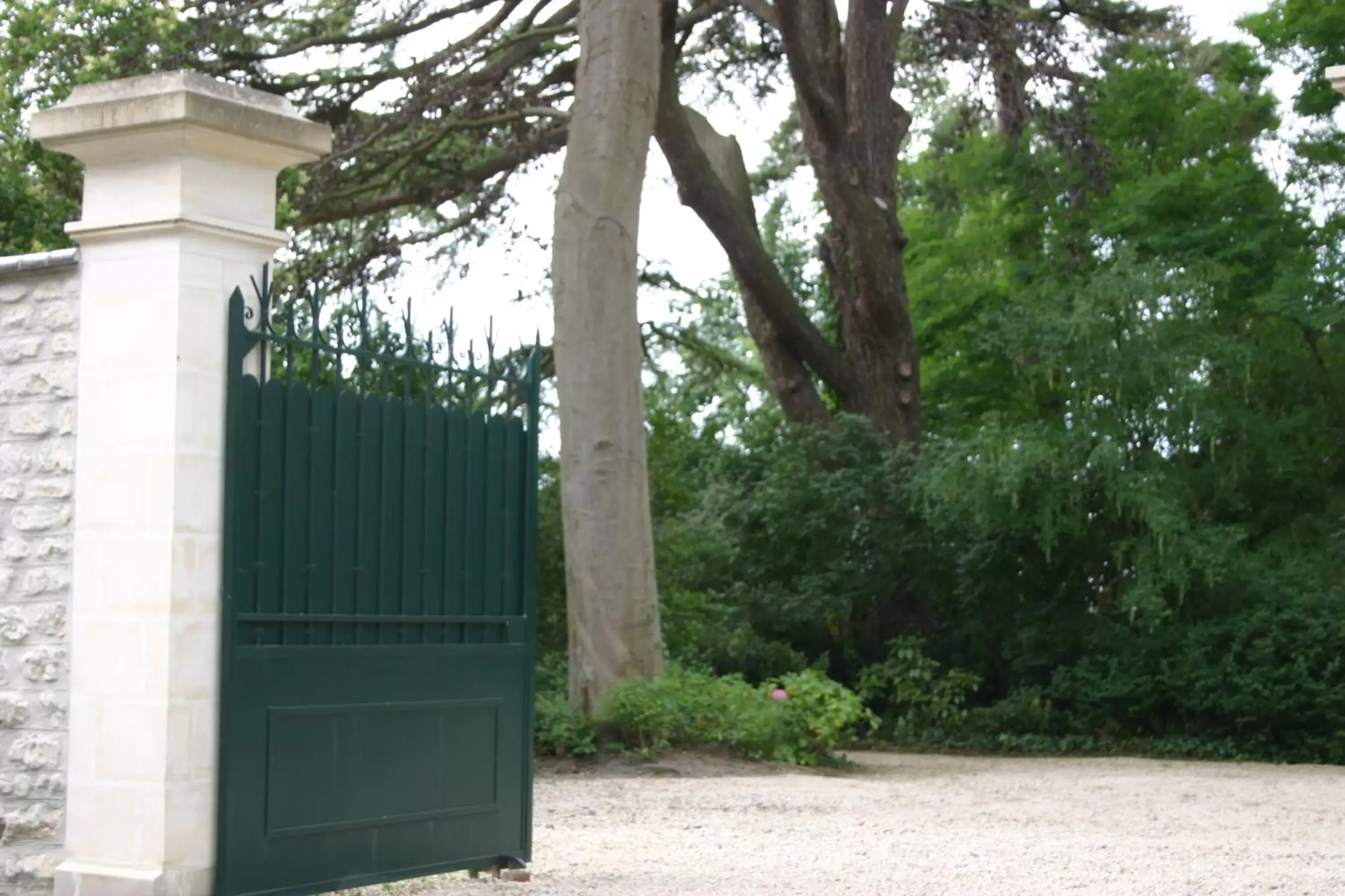 Garden, Property Building in Clos de Bellefontaine B&B