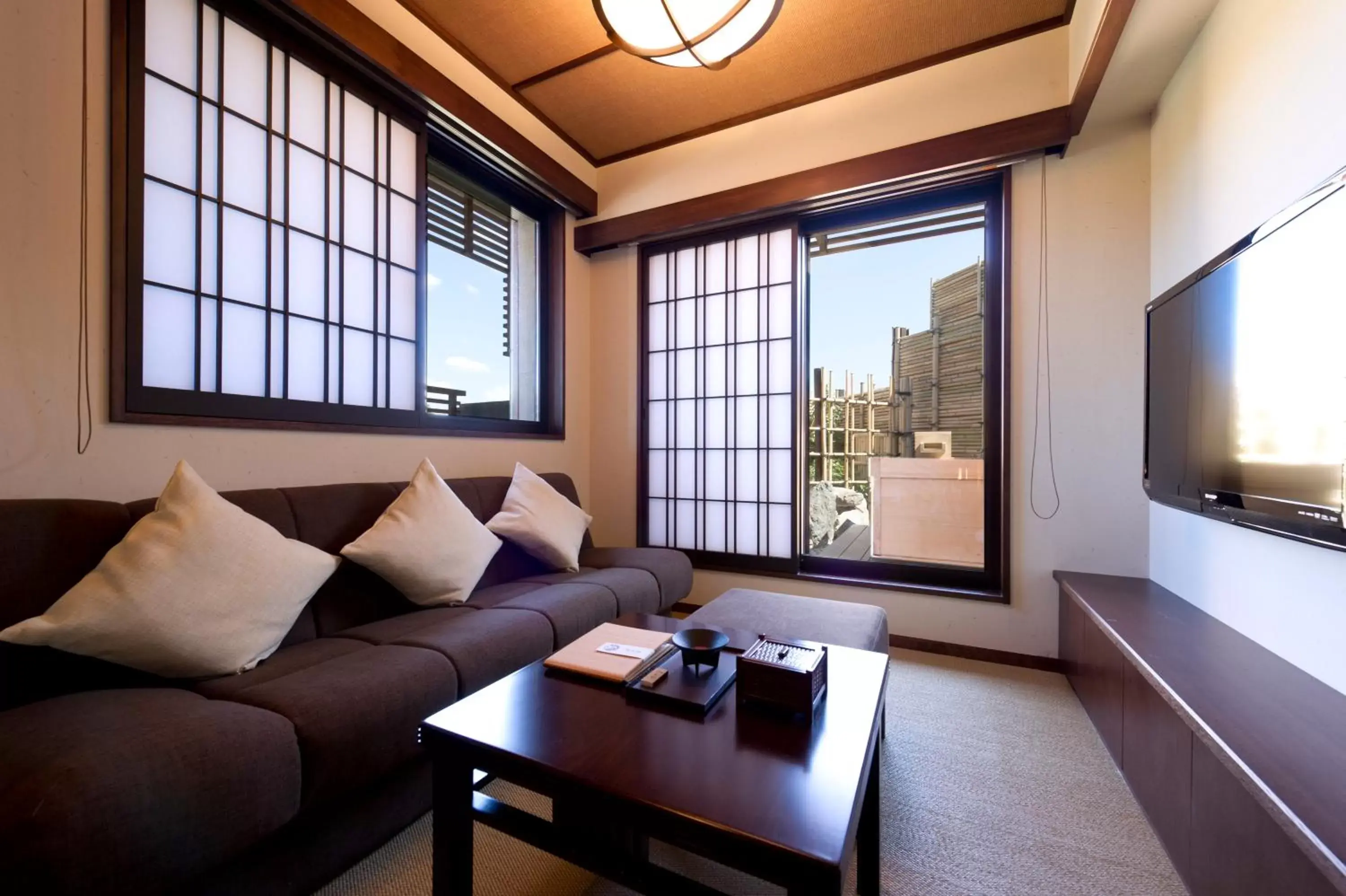 Photo of the whole room, Seating Area in Kadensho, Arashiyama Onsen, Kyoto - Kyoritsu Resort