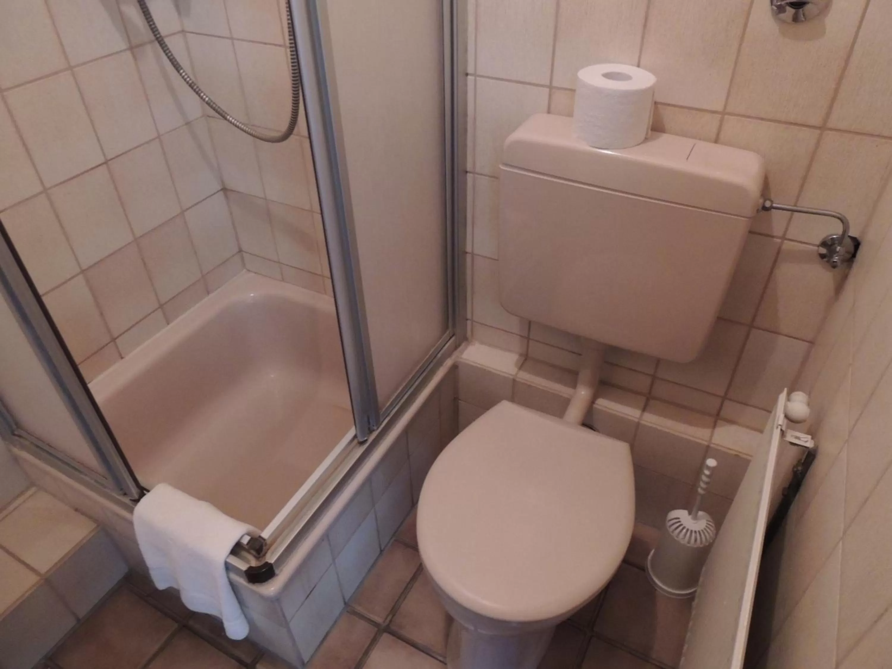 Shower in Hotel Am Flughafen